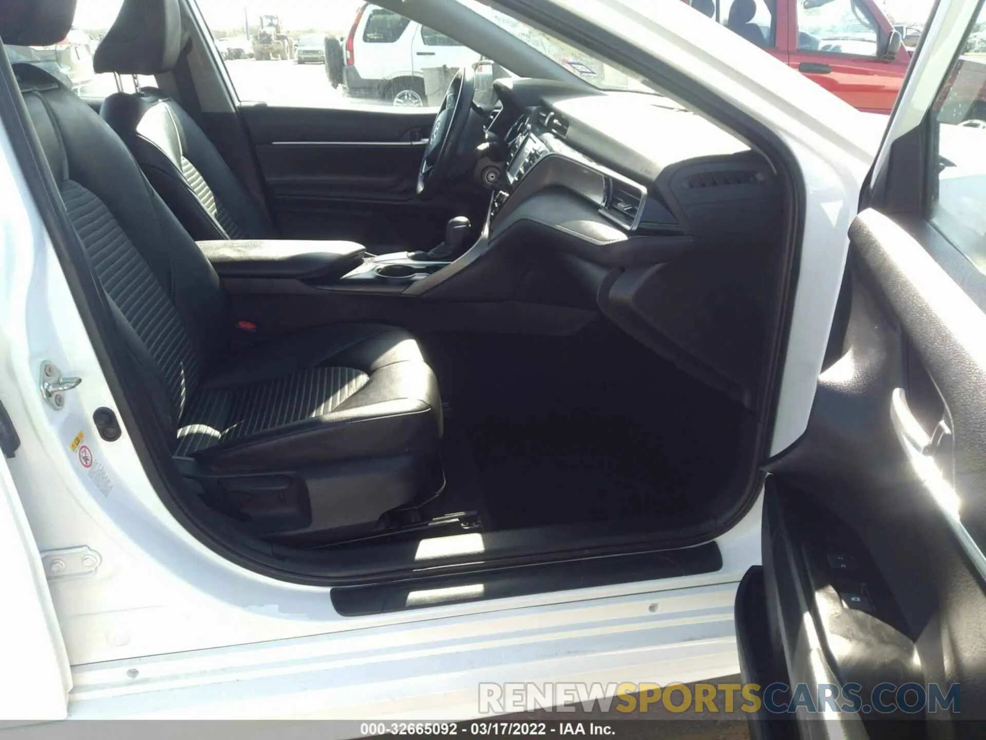 5 fotografías del automóvil dañado 4T1B11HK9KU237790 TOYOTA CAMRY 2019