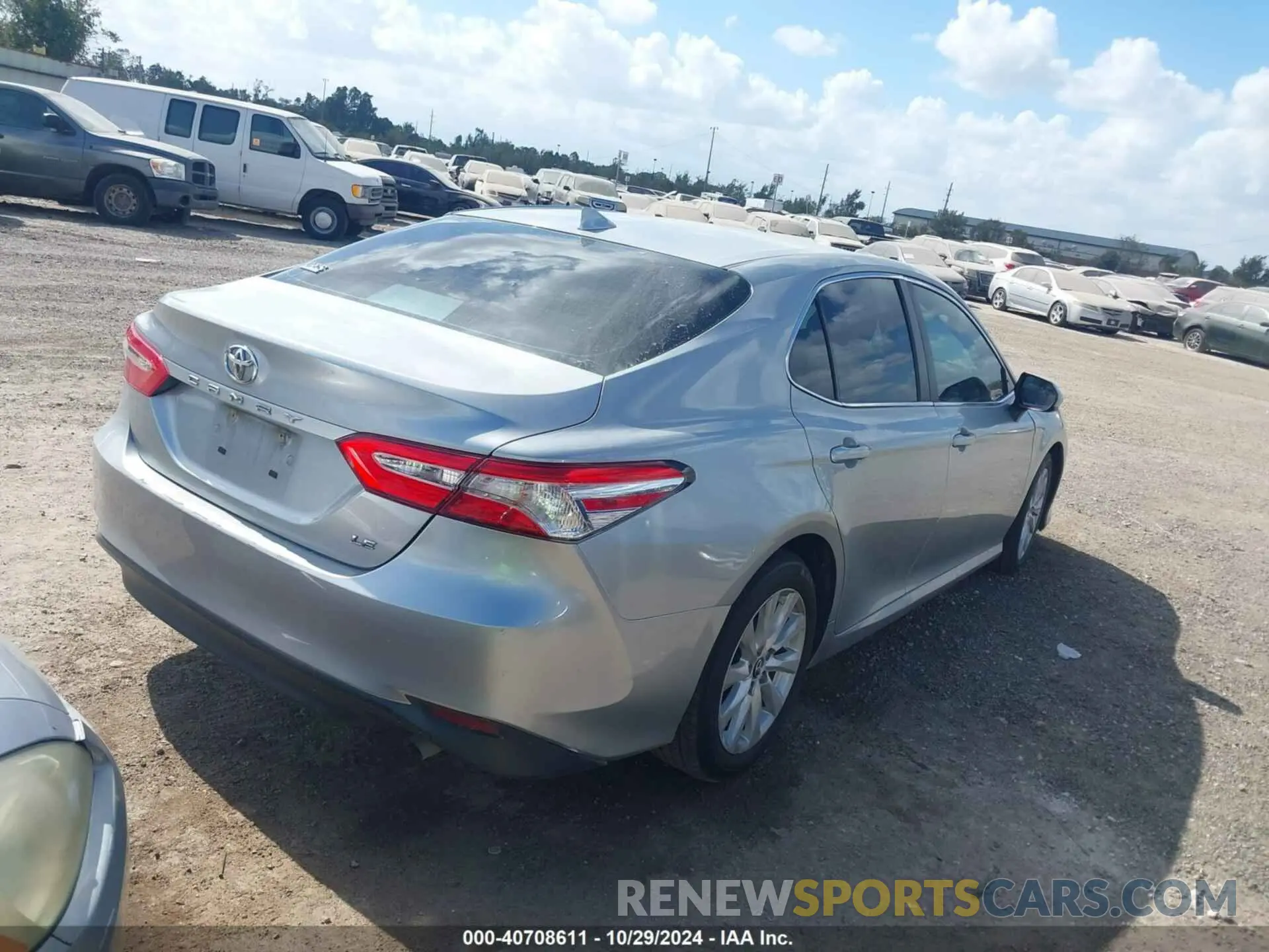 4 fotografías del automóvil dañado 4T1B11HK9KU241385 TOYOTA CAMRY 2019