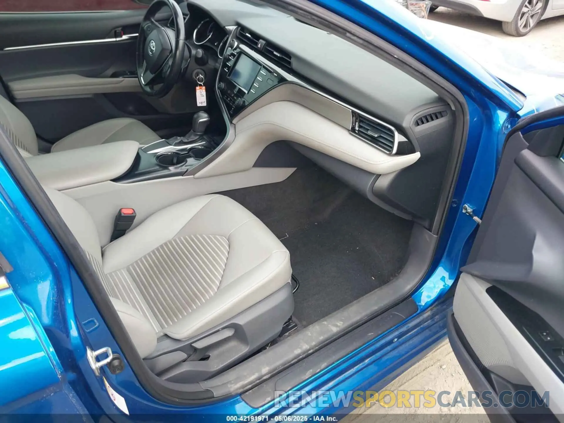 5 fotografías del automóvil dañado 4T1B11HK9KU241905 TOYOTA CAMRY 2019