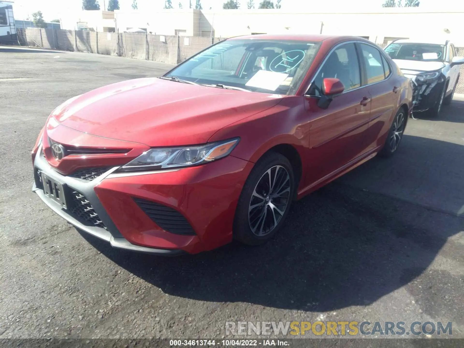 2 fotografías del automóvil dañado 4T1B11HK9KU249101 TOYOTA CAMRY 2019