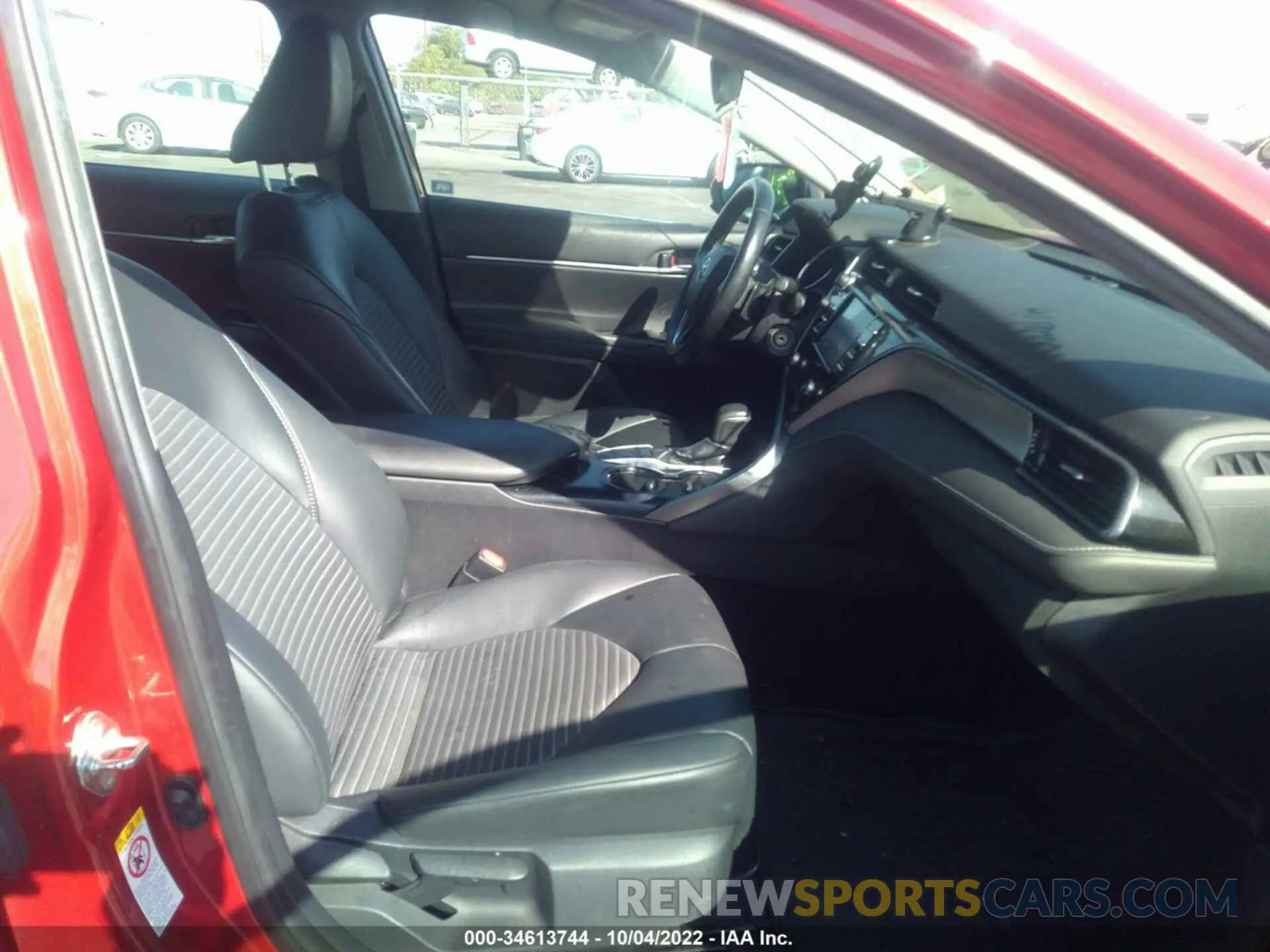 5 fotografías del automóvil dañado 4T1B11HK9KU249101 TOYOTA CAMRY 2019