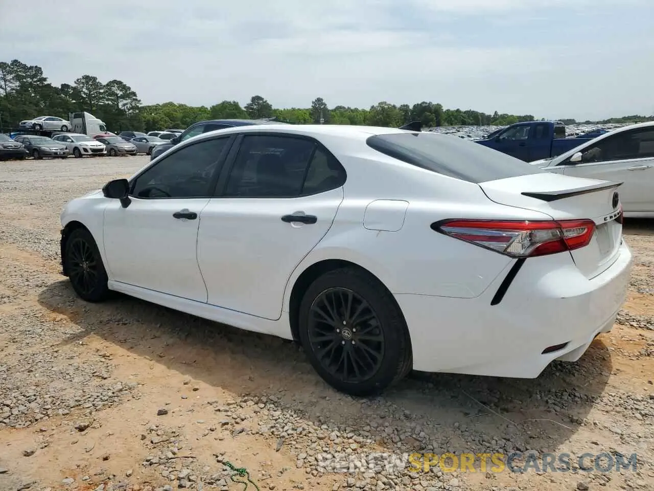 2 fotografías del automóvil dañado 4T1B11HK9KU269042 TOYOTA CAMRY 2019