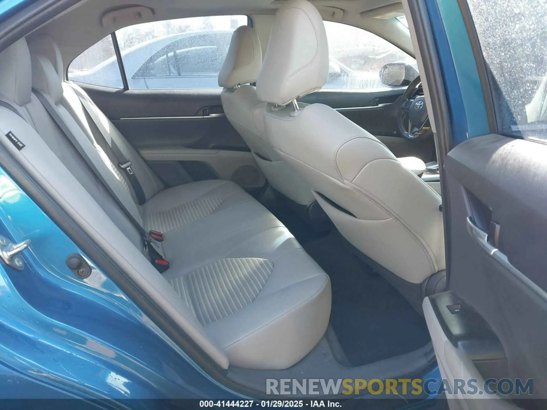 8 fotografías del automóvil dañado 4T1B11HK9KU270921 TOYOTA CAMRY 2019