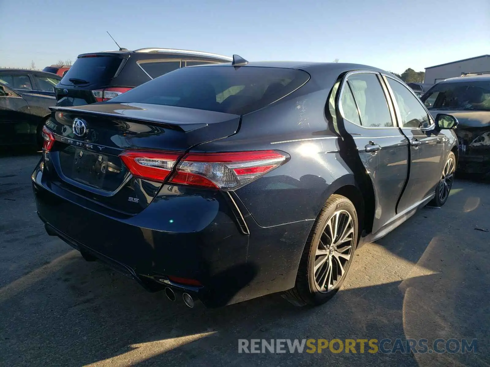 4 fotografías del automóvil dañado 4T1B11HK9KU276217 TOYOTA CAMRY 2019