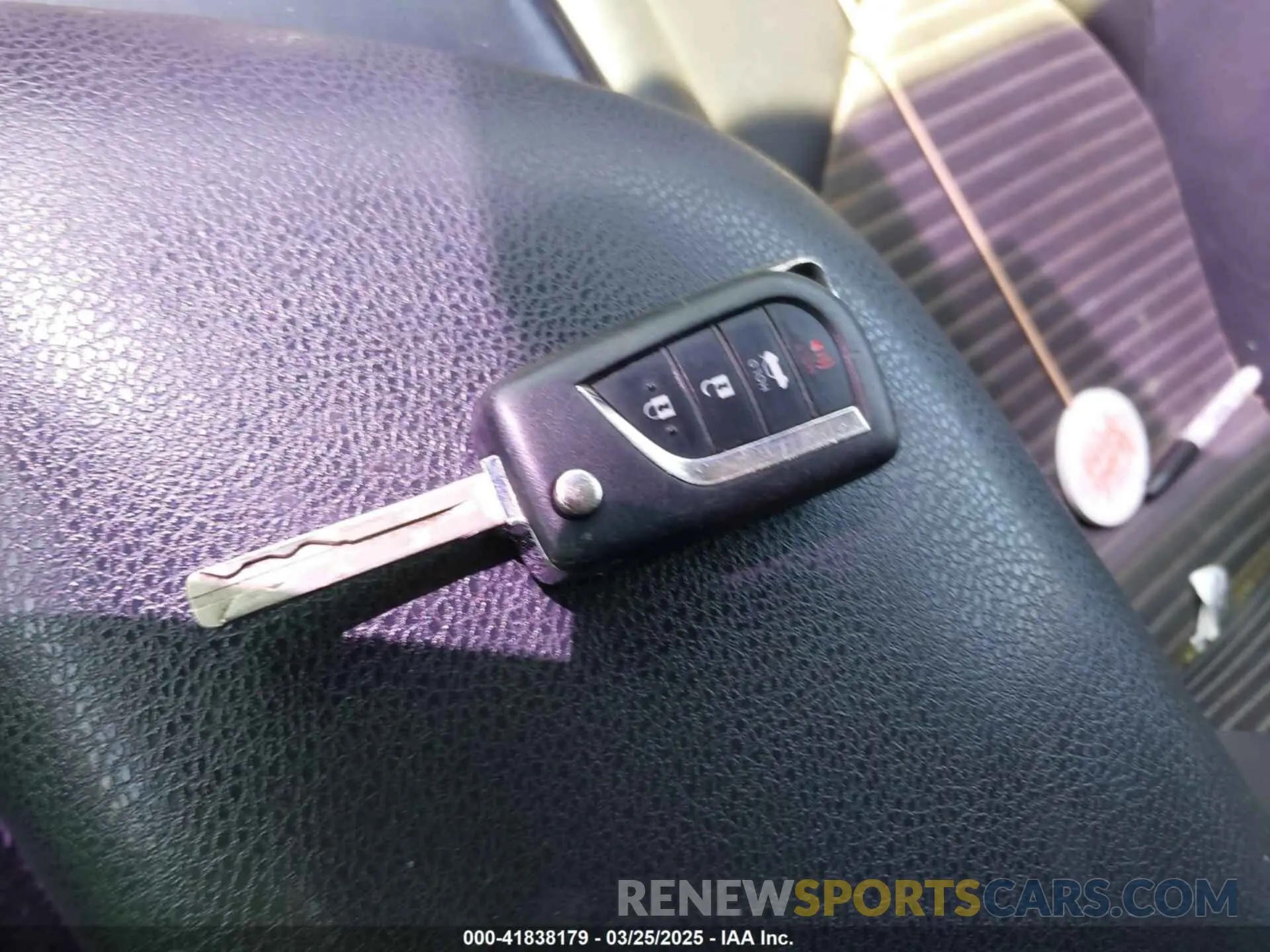 11 fotografías del automóvil dañado 4T1B11HK9KU281711 TOYOTA CAMRY 2019