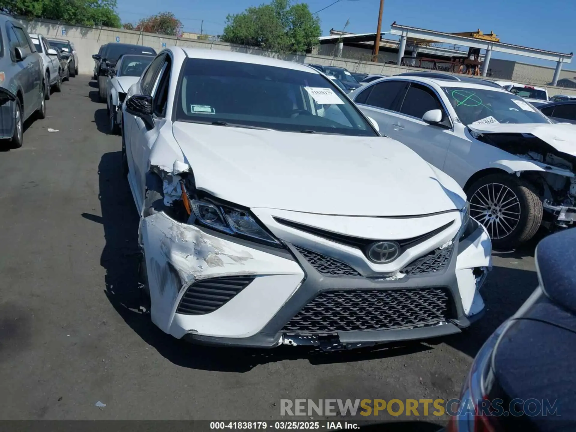 12 fotografías del automóvil dañado 4T1B11HK9KU281711 TOYOTA CAMRY 2019
