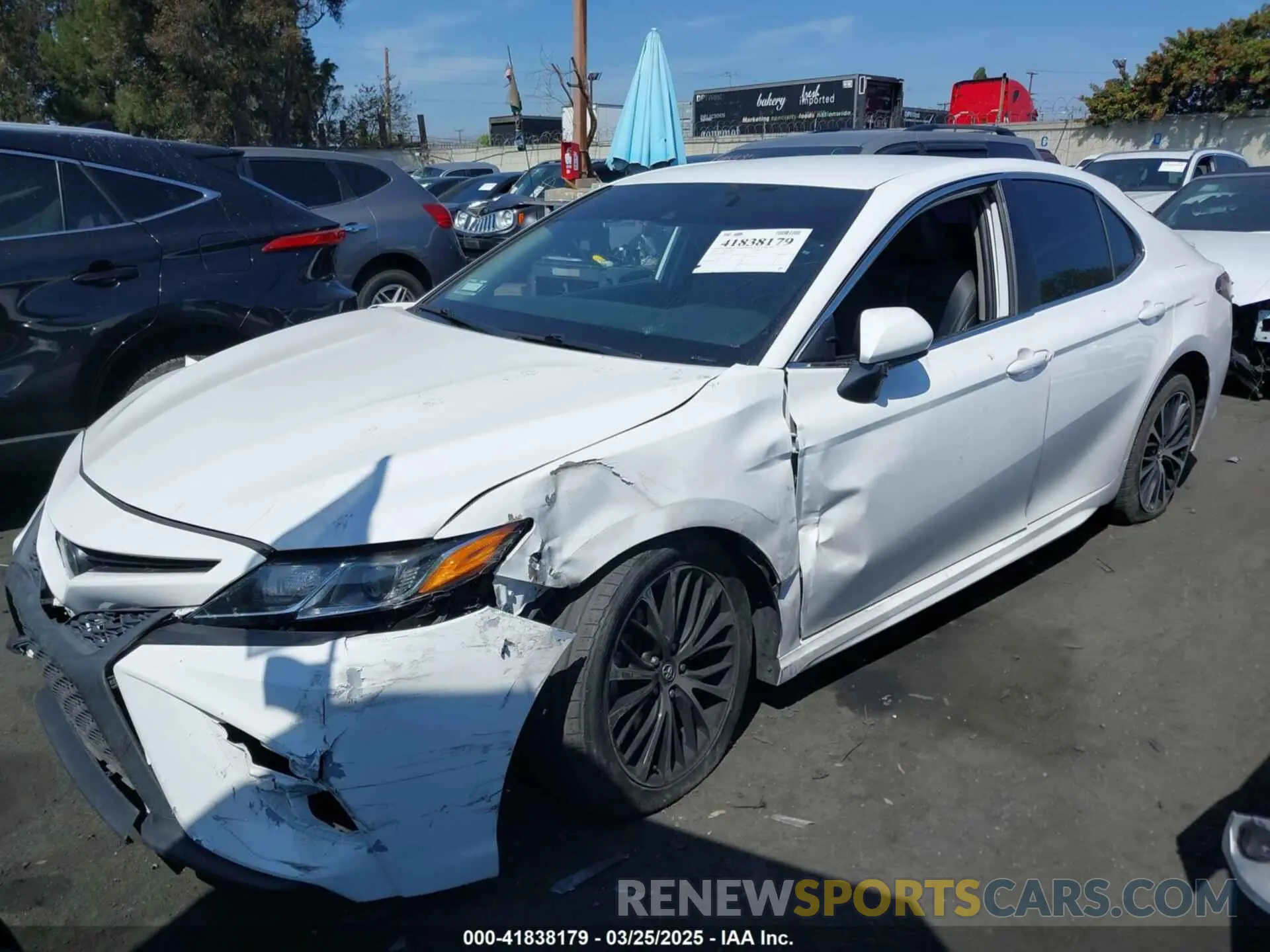 2 fotografías del automóvil dañado 4T1B11HK9KU281711 TOYOTA CAMRY 2019