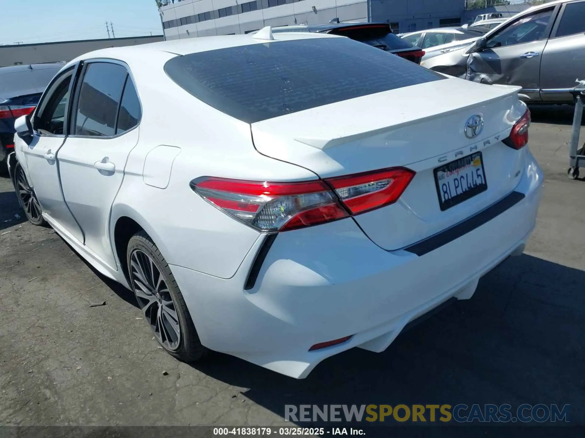 3 fotografías del automóvil dañado 4T1B11HK9KU281711 TOYOTA CAMRY 2019