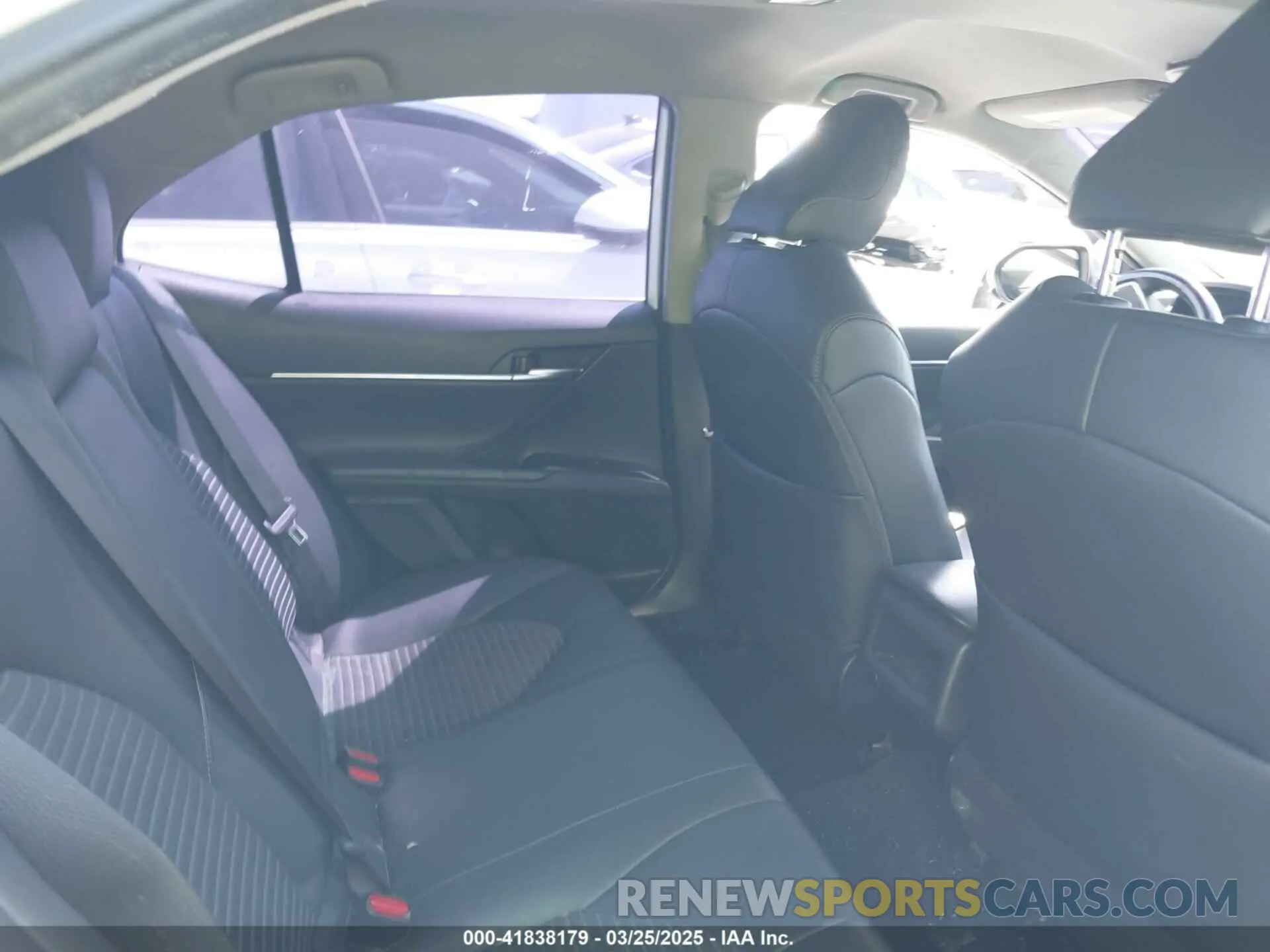 8 fotografías del automóvil dañado 4T1B11HK9KU281711 TOYOTA CAMRY 2019