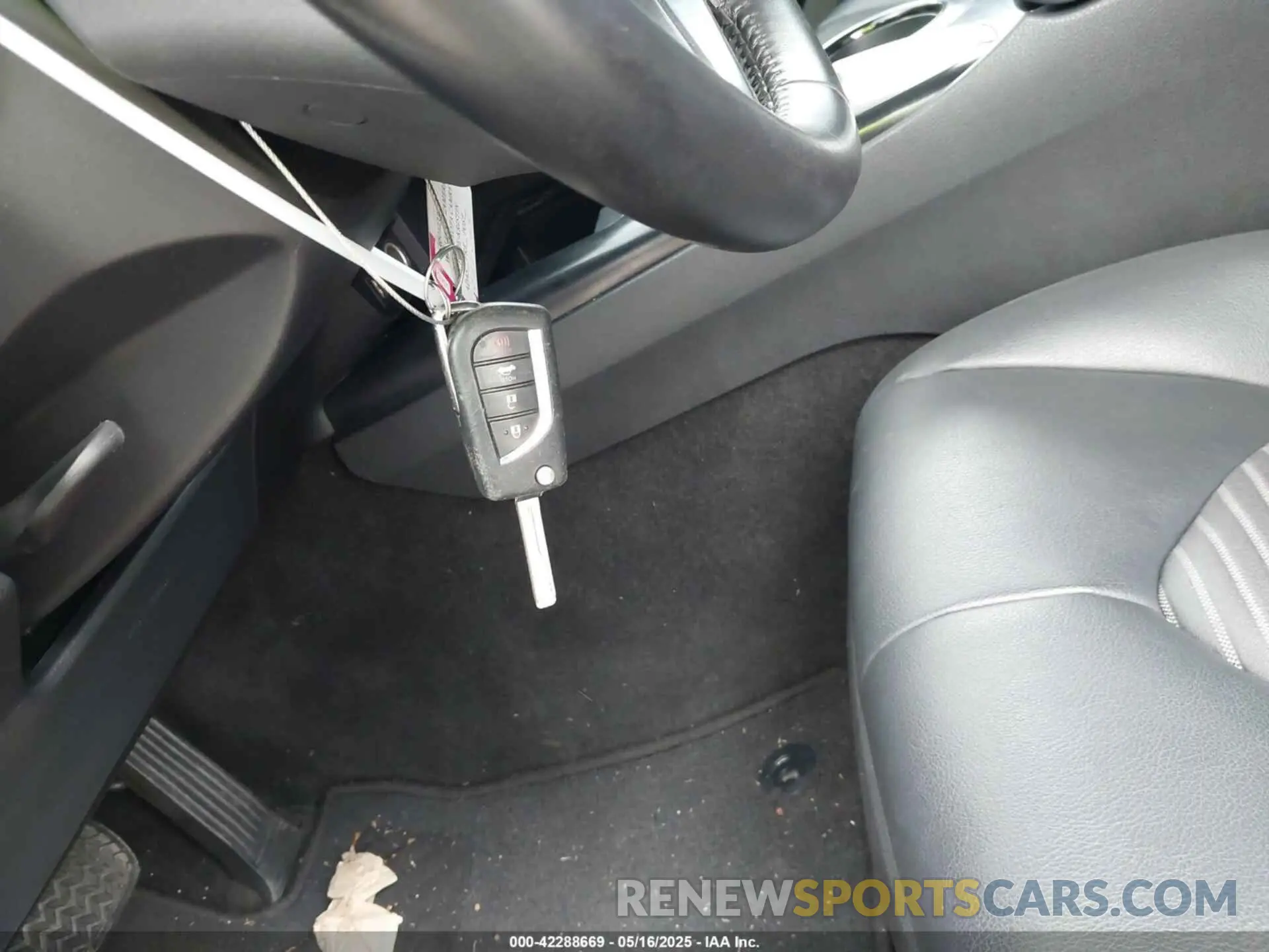 11 fotografías del automóvil dañado 4T1B11HK9KU283443 TOYOTA CAMRY 2019