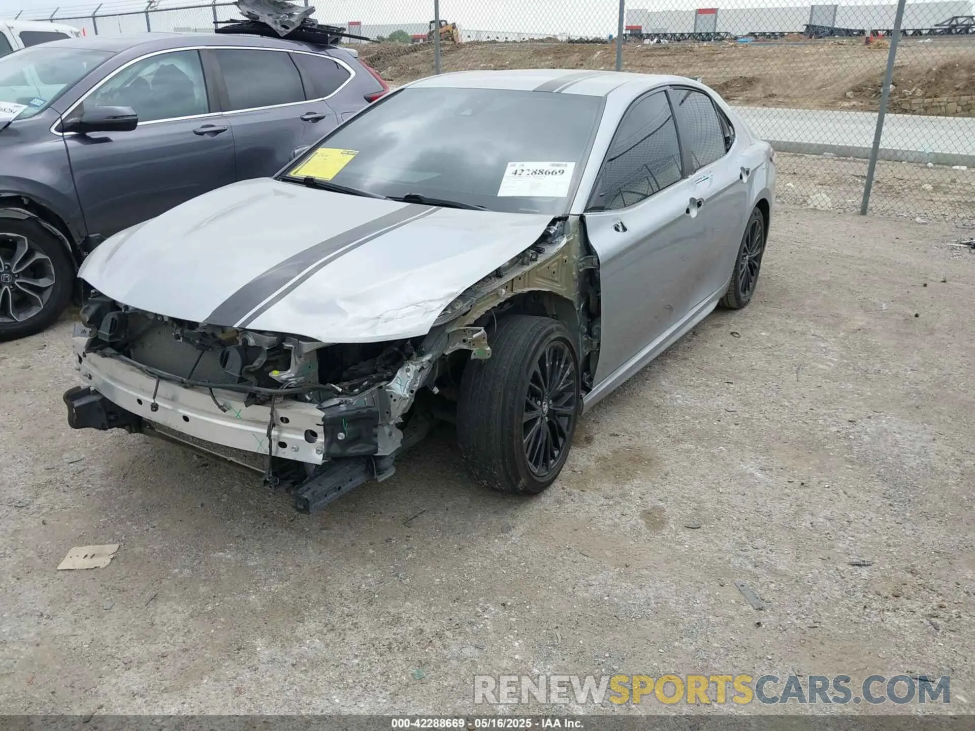 2 fotografías del automóvil dañado 4T1B11HK9KU283443 TOYOTA CAMRY 2019