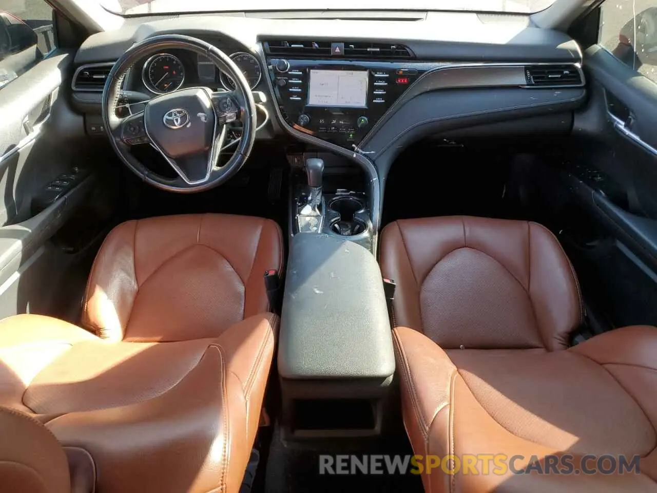 8 fotografías del automóvil dañado 4T1B11HK9KU284351 TOYOTA CAMRY 2019