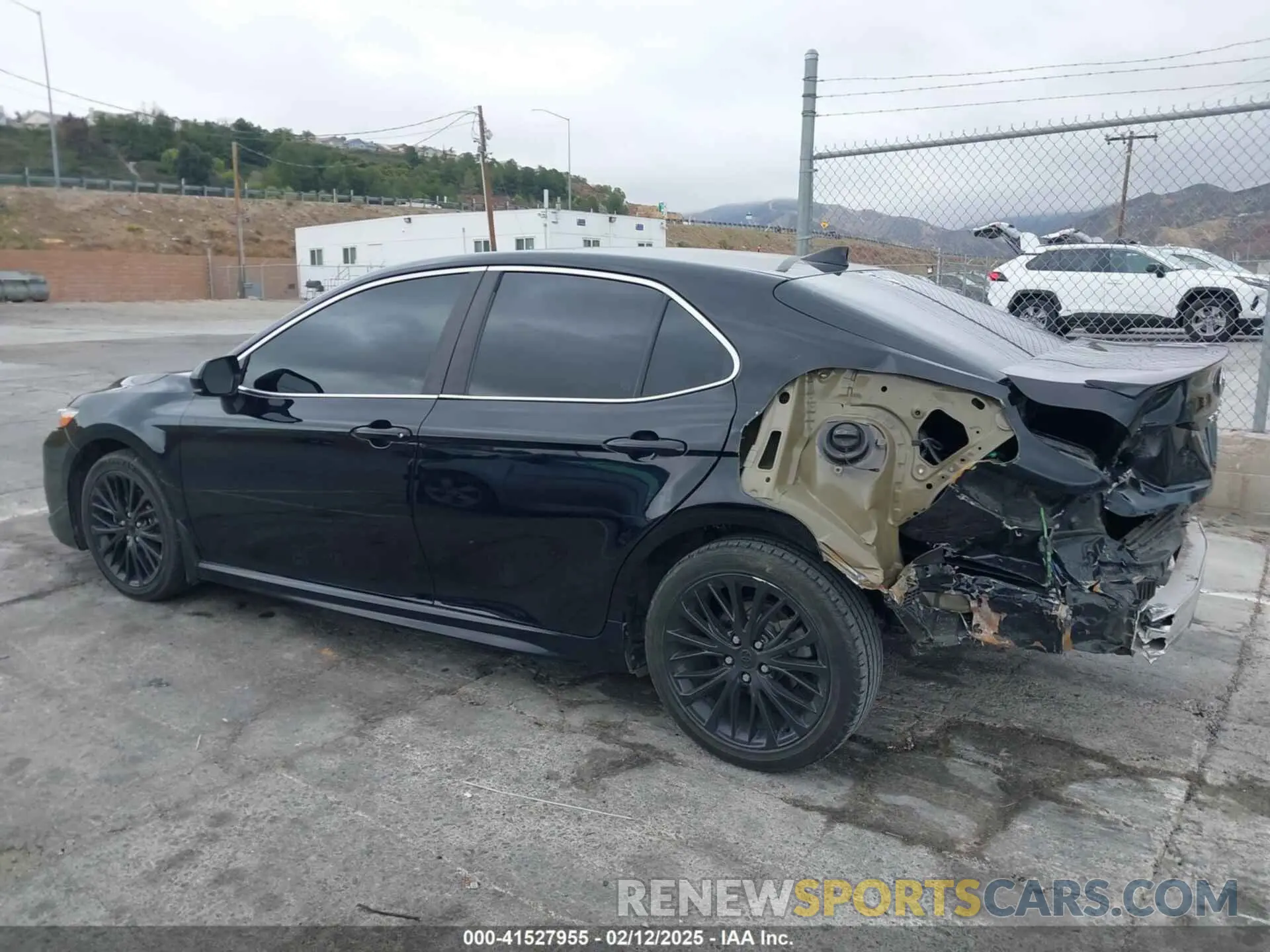 15 fotografías del automóvil dañado 4T1B11HK9KU298749 TOYOTA CAMRY 2019