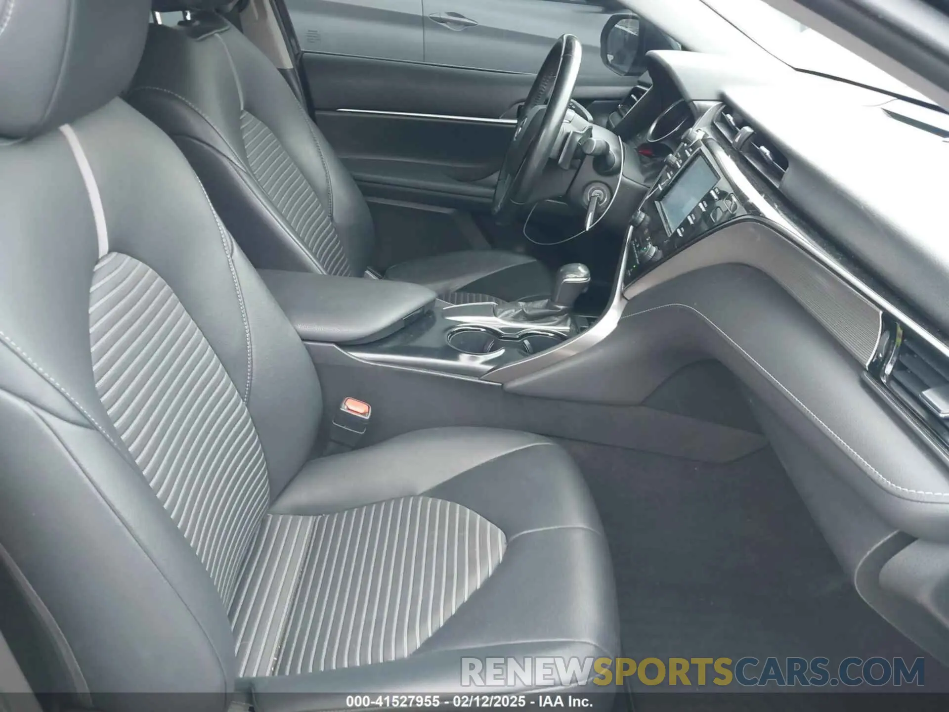 5 fotografías del automóvil dañado 4T1B11HK9KU298749 TOYOTA CAMRY 2019