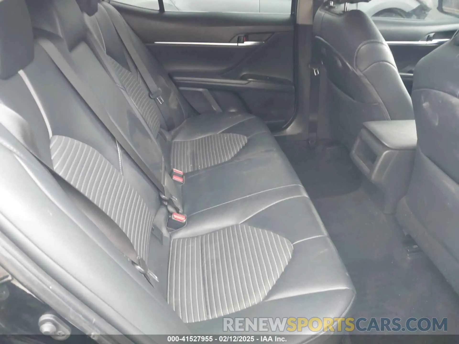 8 fotografías del automóvil dañado 4T1B11HK9KU298749 TOYOTA CAMRY 2019