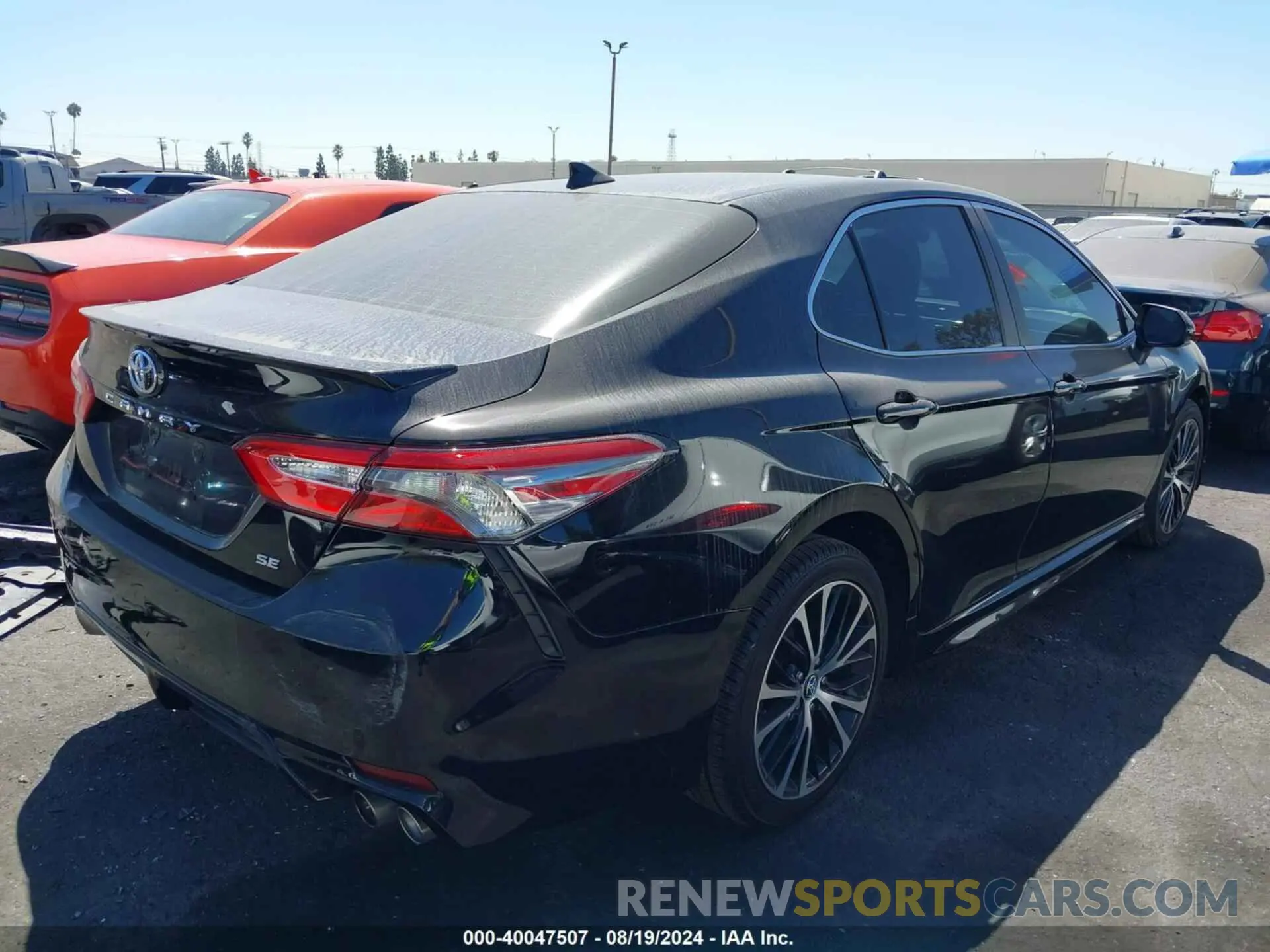 4 fotografías del automóvil dañado 4T1B11HK9KU299142 TOYOTA CAMRY 2019