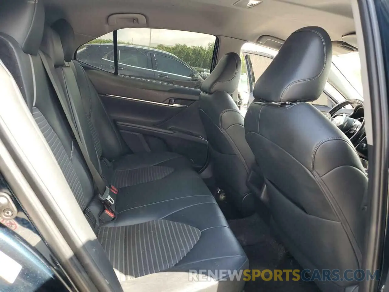 10 fotografías del automóvil dañado 4T1B11HK9KU691490 TOYOTA CAMRY 2019