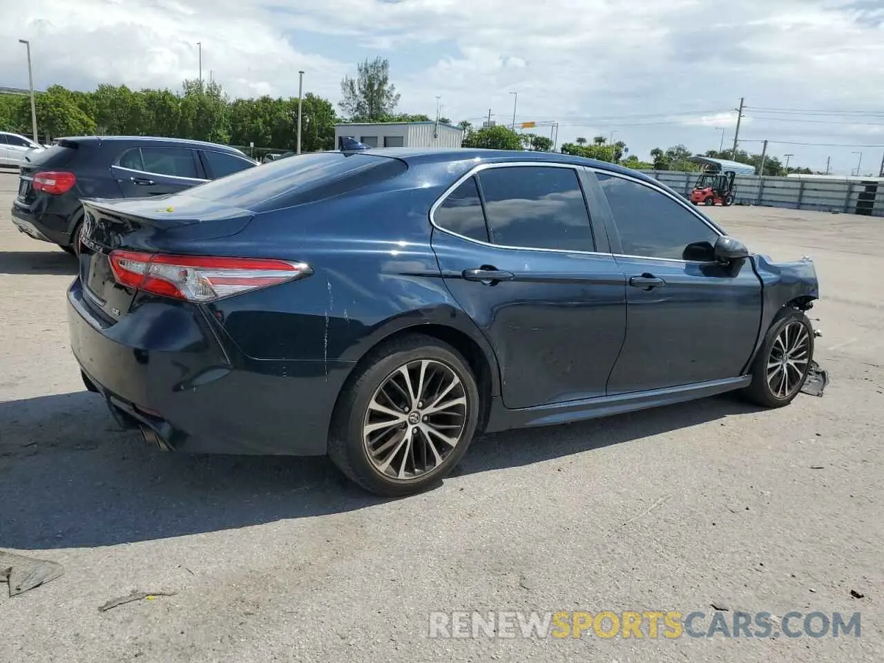 3 fotografías del automóvil dañado 4T1B11HK9KU691490 TOYOTA CAMRY 2019