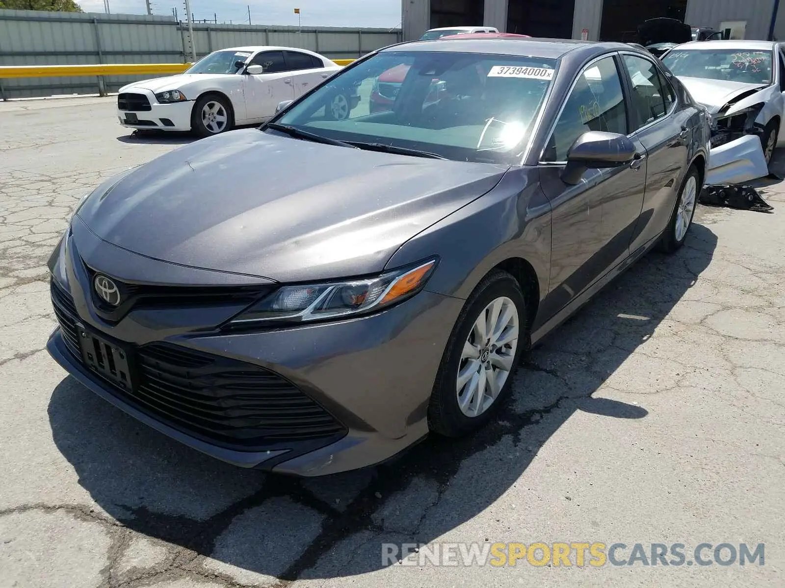 2 fotografías del automóvil dañado 4T1B11HK9KU696916 TOYOTA CAMRY 2019