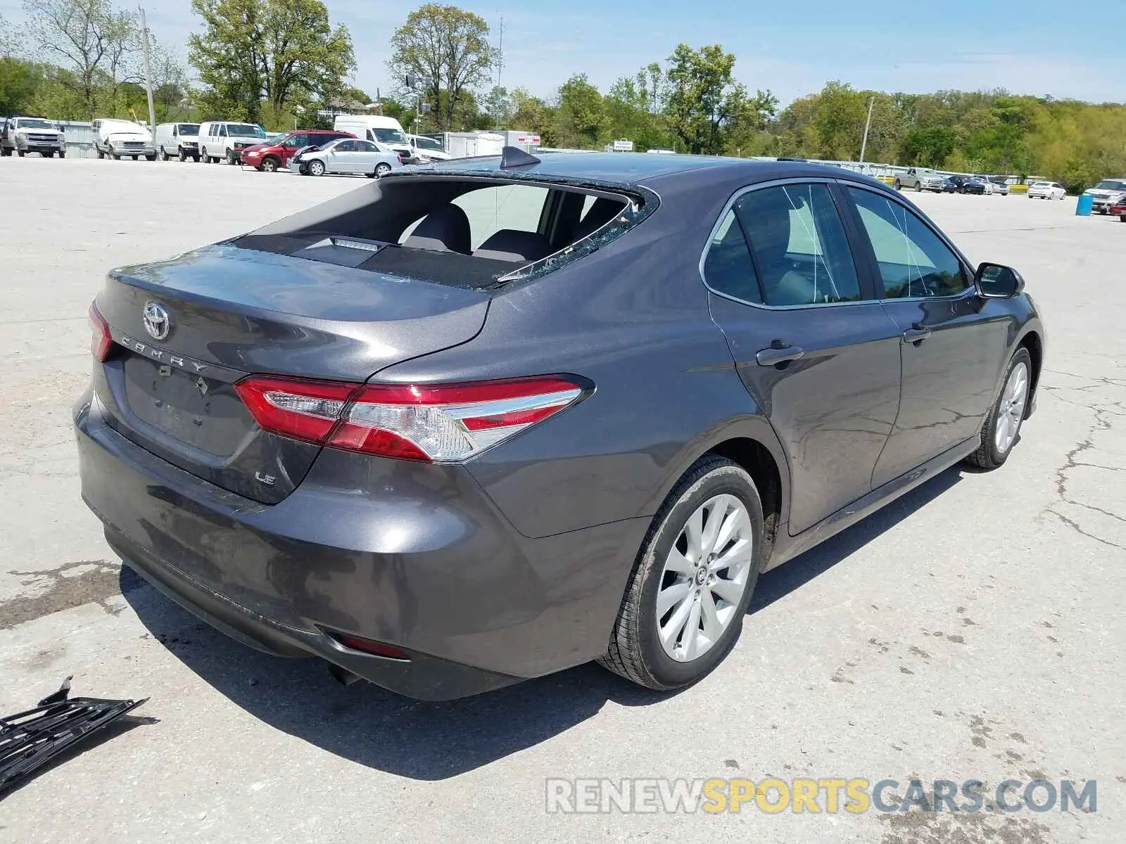 4 fotografías del automóvil dañado 4T1B11HK9KU696916 TOYOTA CAMRY 2019