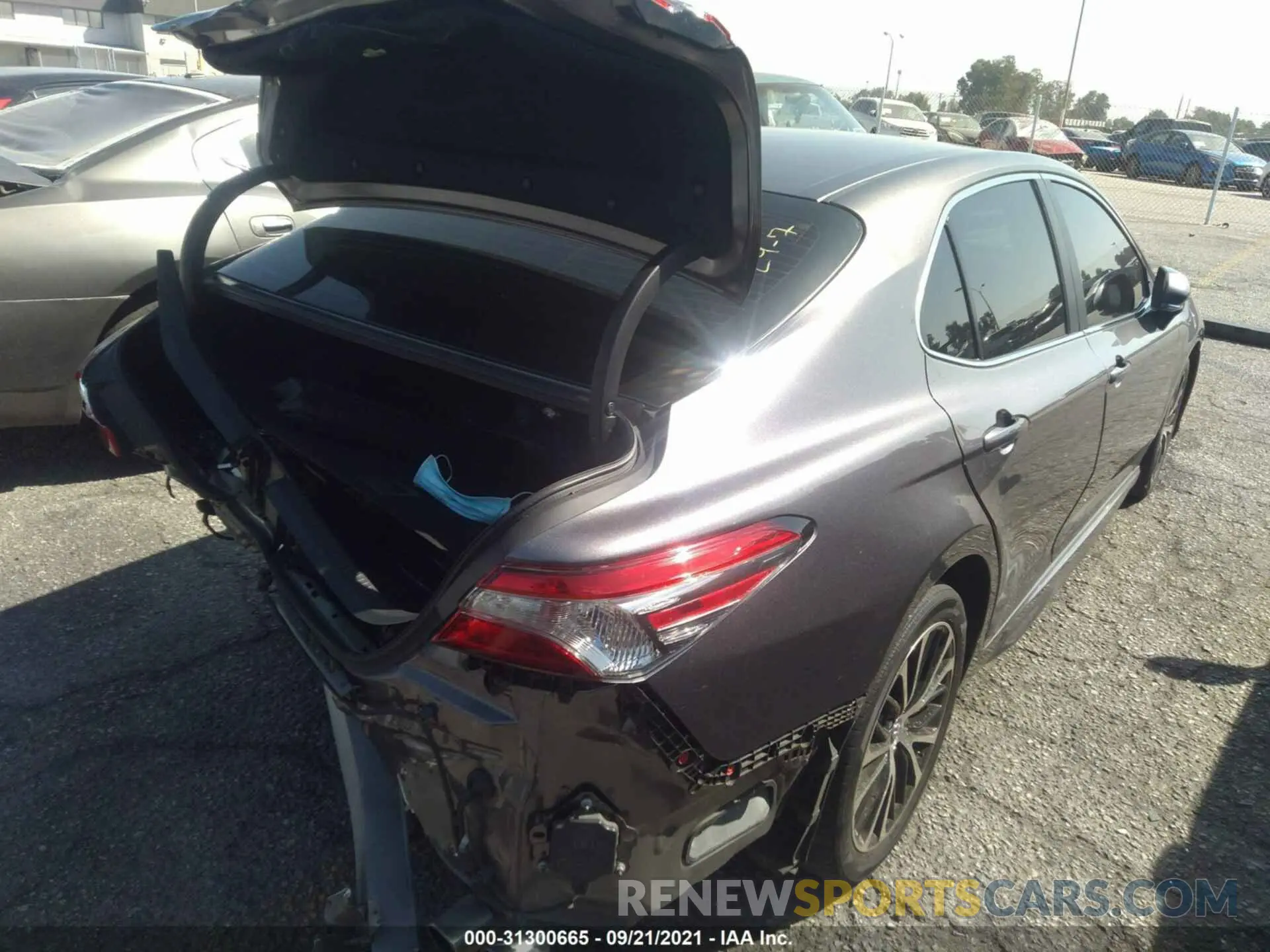 4 fotografías del automóvil dañado 4T1B11HK9KU697614 TOYOTA CAMRY 2019
