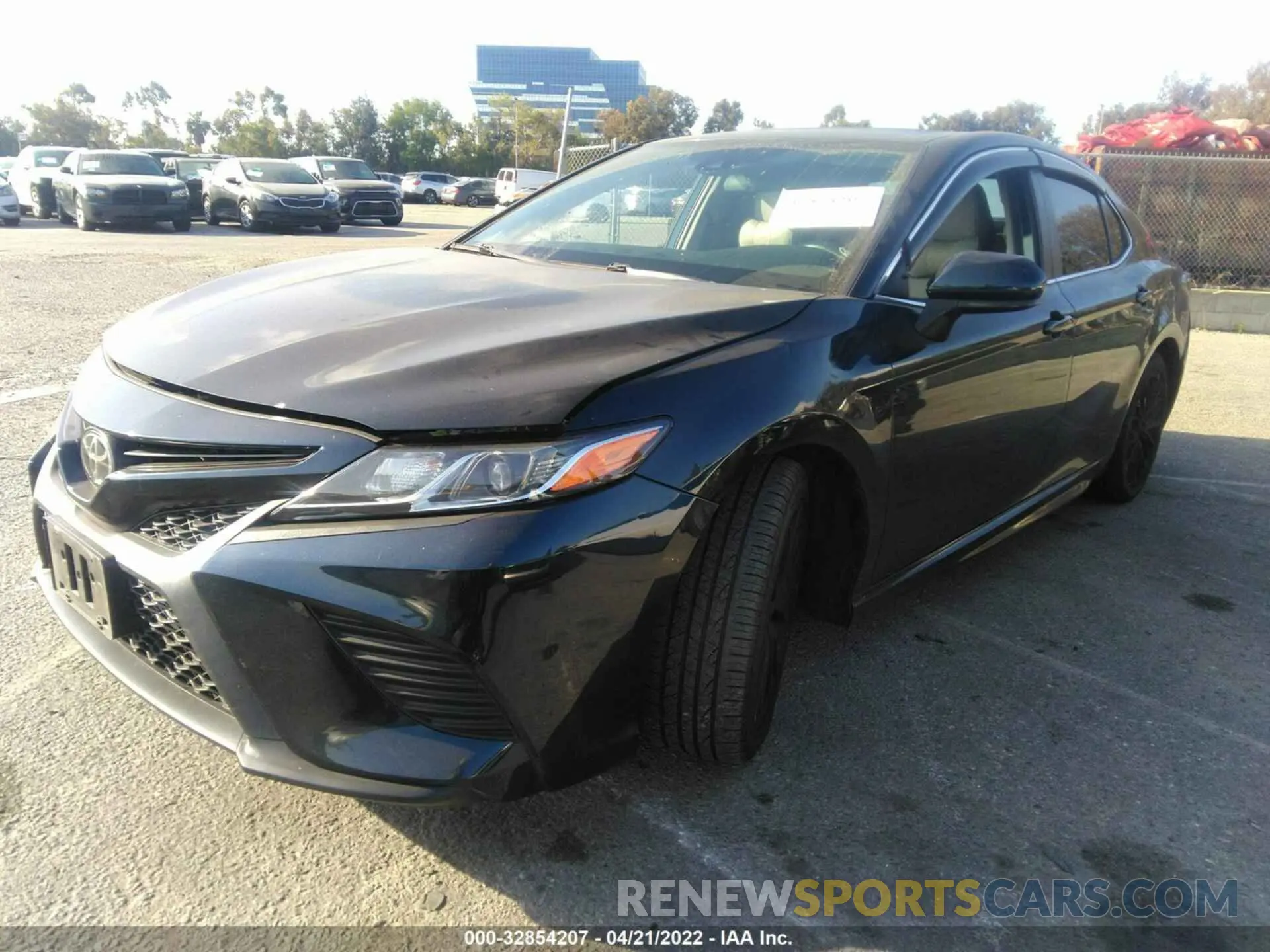 2 fotografías del automóvil dañado 4T1B11HK9KU700608 TOYOTA CAMRY 2019