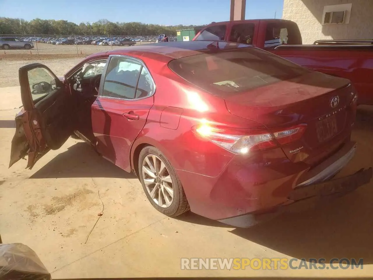 3 fotografías del automóvil dañado 4T1B11HK9KU718056 TOYOTA CAMRY 2019