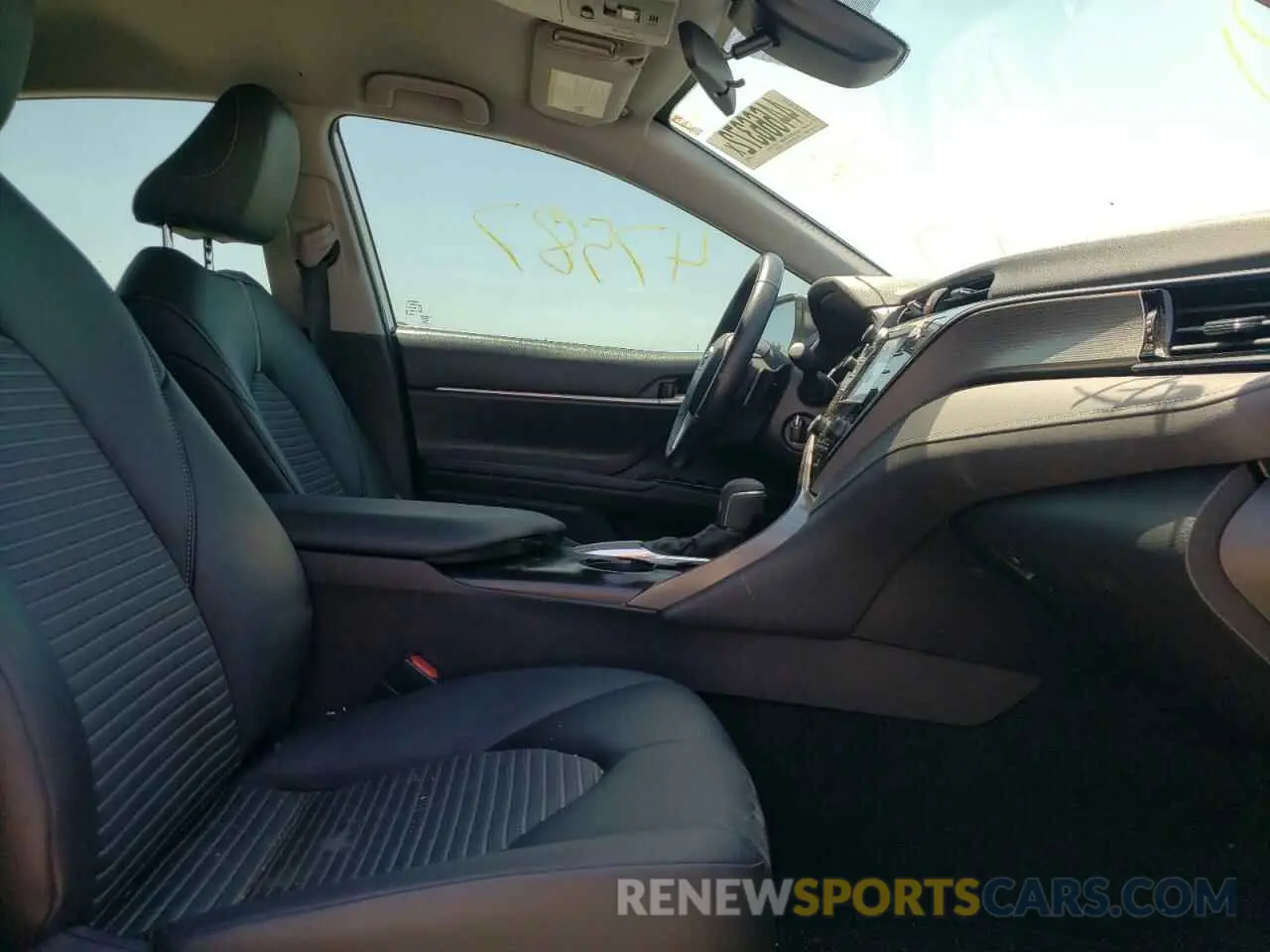 5 fotografías del automóvil dañado 4T1B11HK9KU732717 TOYOTA CAMRY 2019
