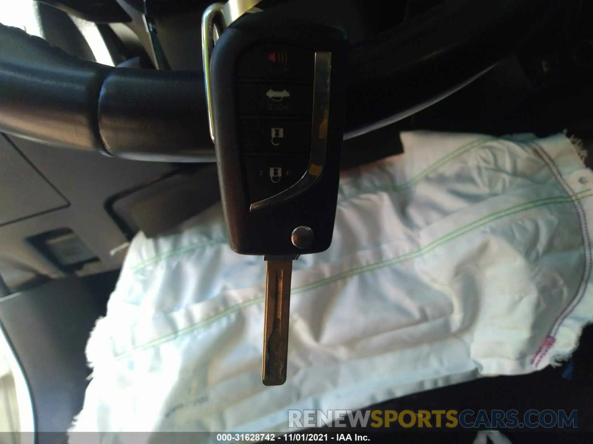 11 fotografías del automóvil dañado 4T1B11HK9KU742325 TOYOTA CAMRY 2019