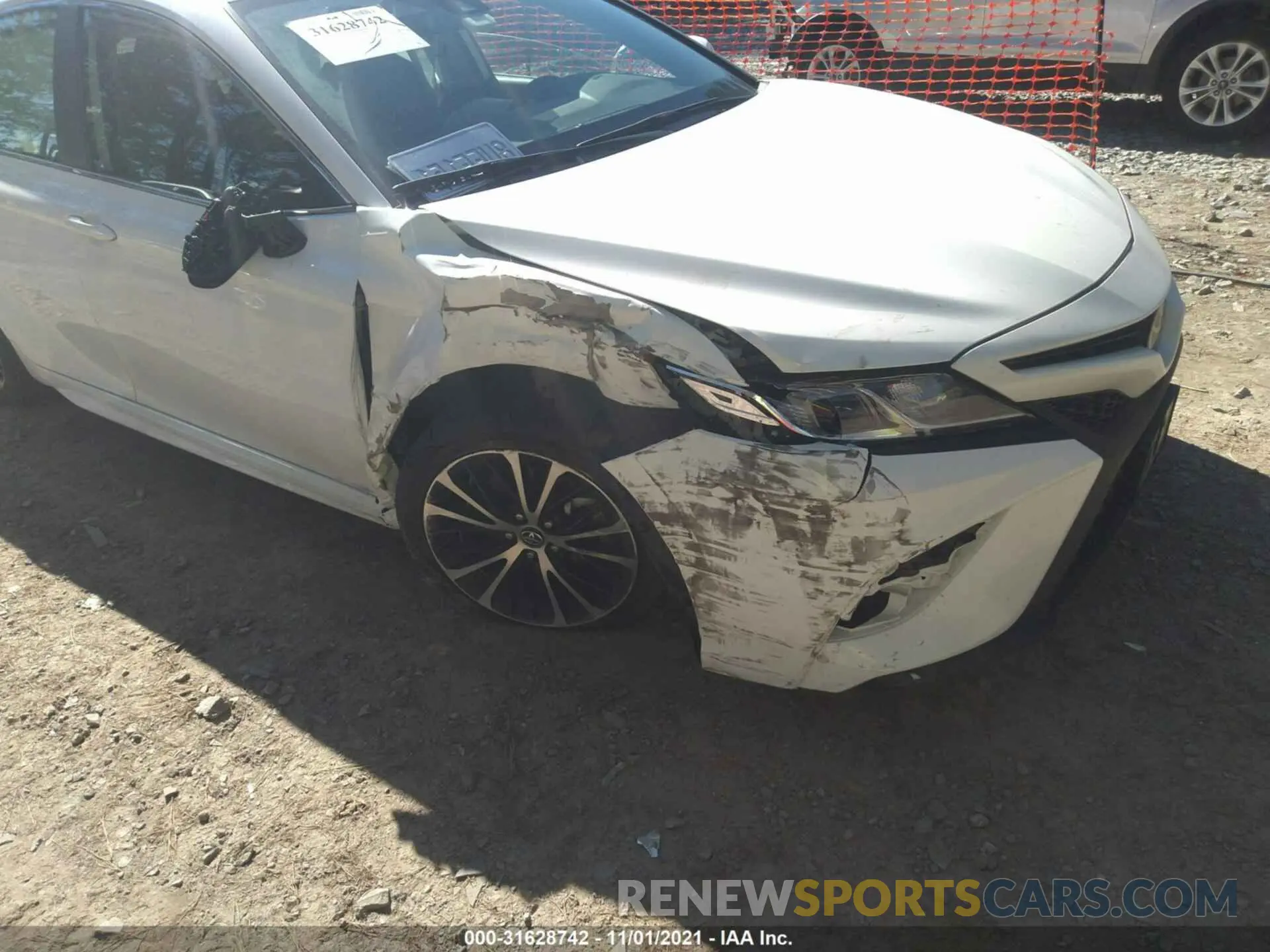 6 fotografías del automóvil dañado 4T1B11HK9KU742325 TOYOTA CAMRY 2019