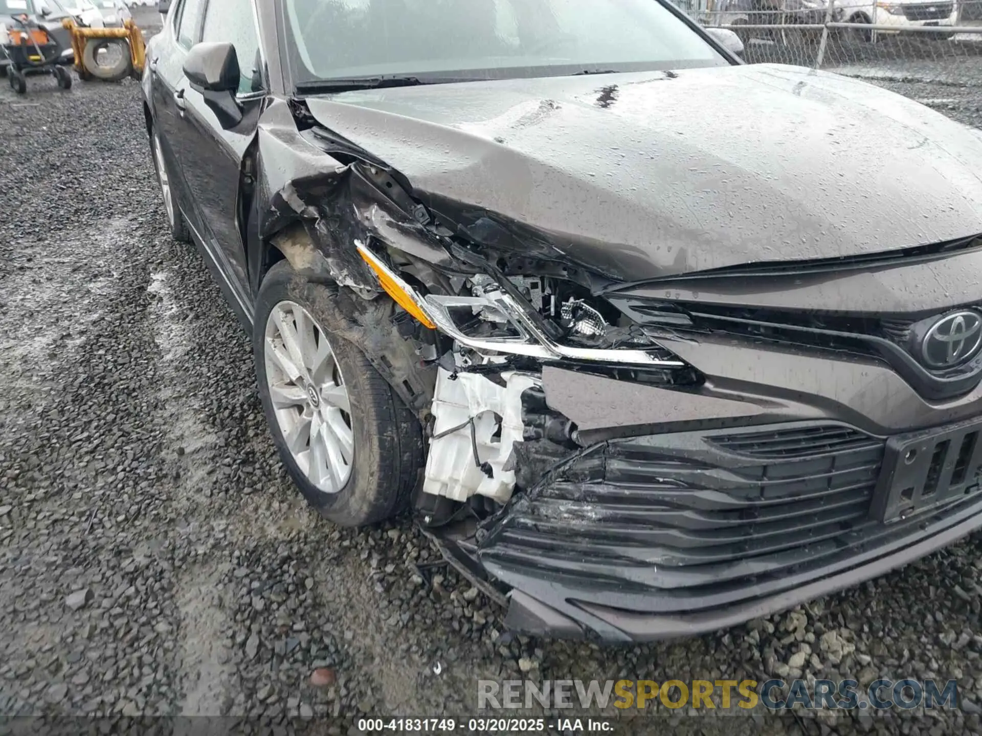 18 fotografías del automóvil dañado 4T1B11HK9KU744852 TOYOTA CAMRY 2019