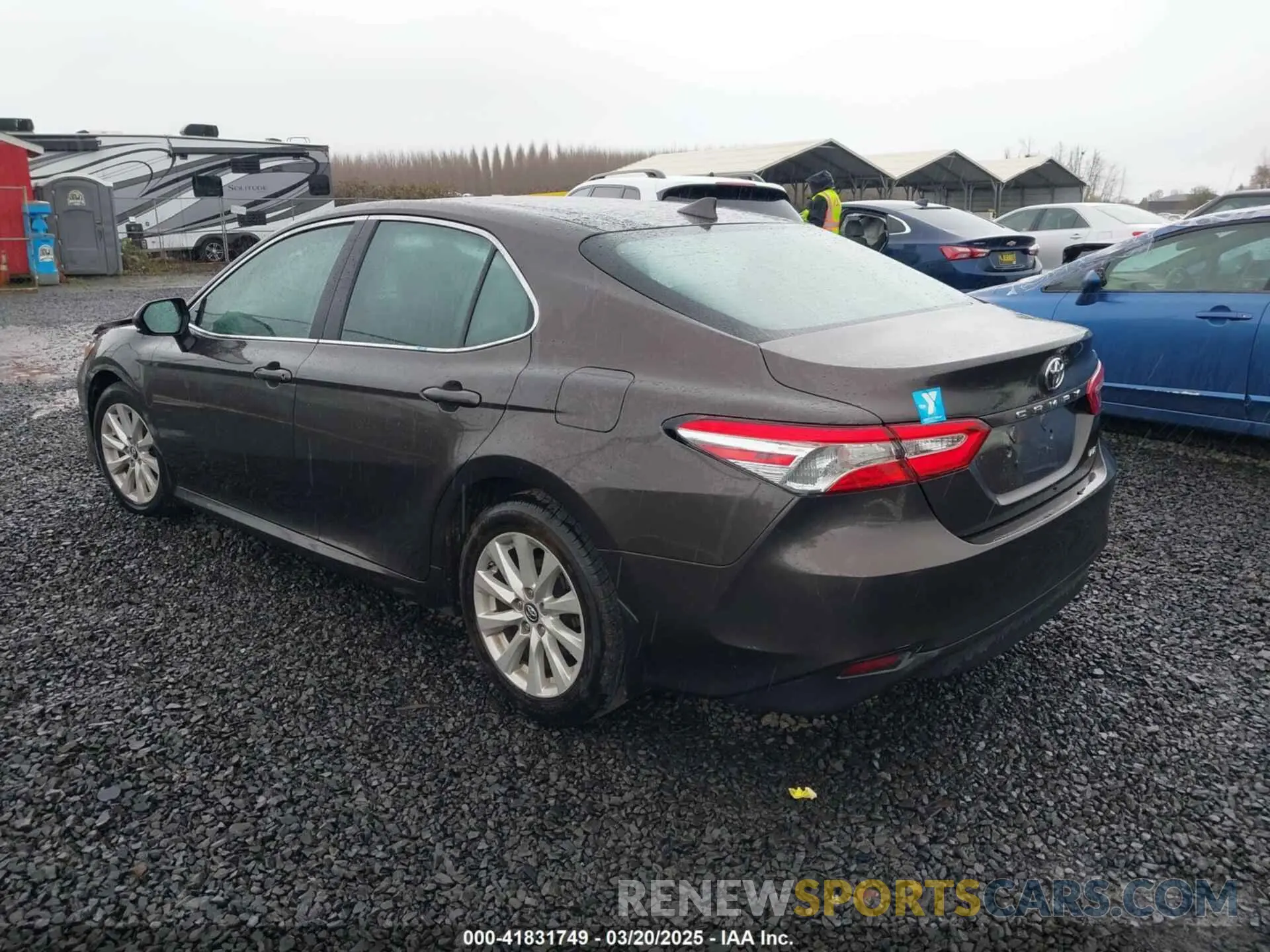 3 fotografías del automóvil dañado 4T1B11HK9KU744852 TOYOTA CAMRY 2019