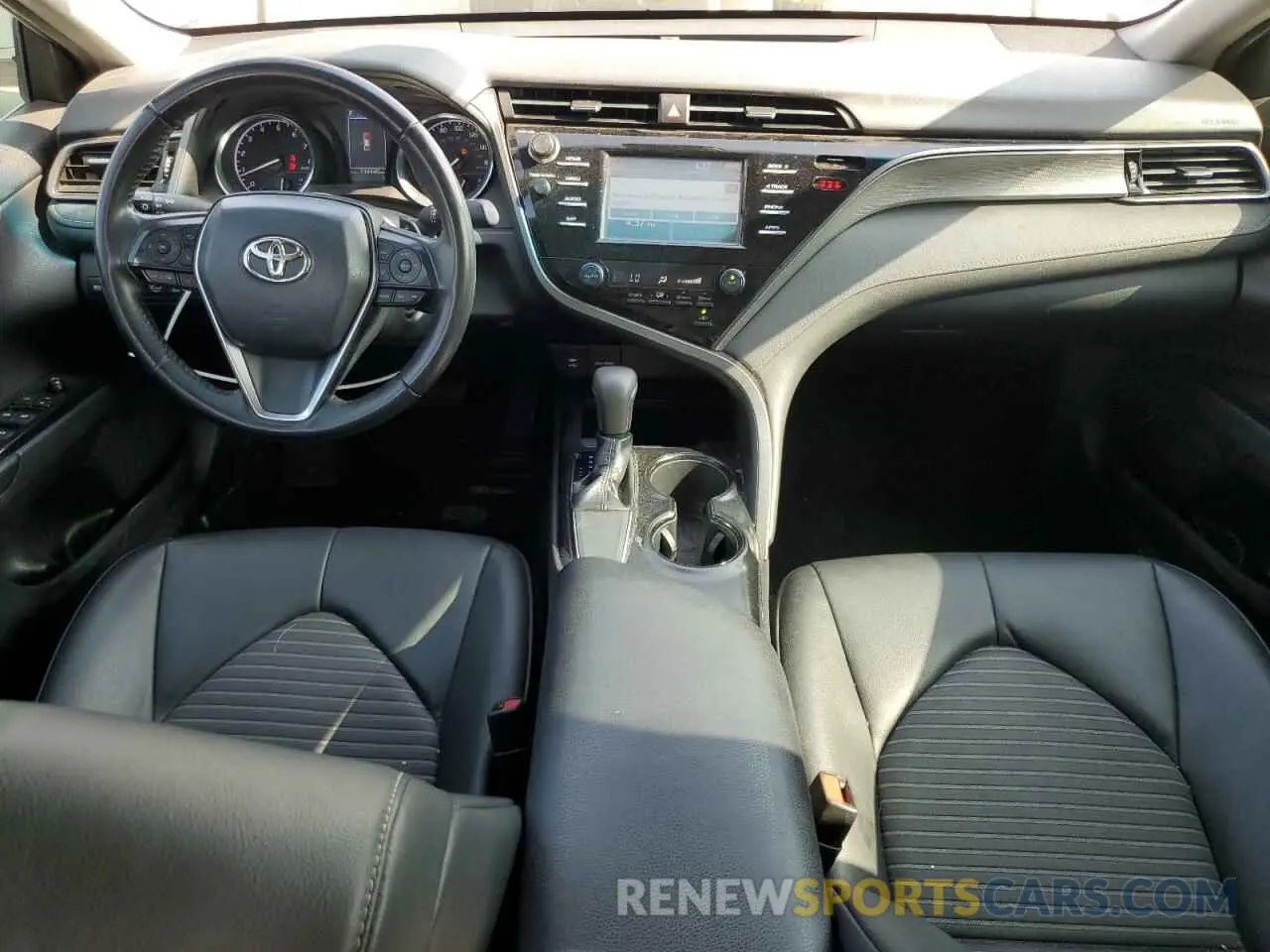 8 fotografías del automóvil dañado 4T1B11HK9KU758511 TOYOTA CAMRY 2019