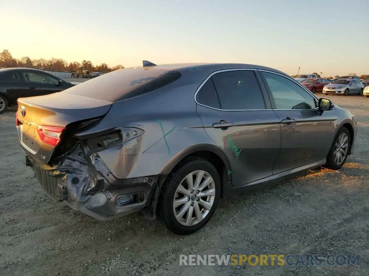 3 fotografías del automóvil dañado 4T1B11HK9KU779200 TOYOTA CAMRY 2019