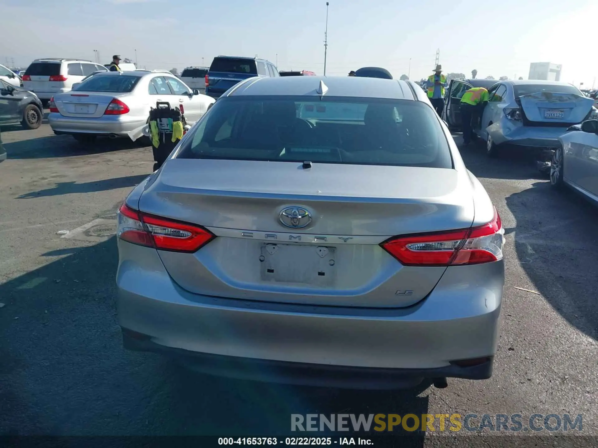 16 fotografías del automóvil dañado 4T1B11HK9KU782615 TOYOTA CAMRY 2019