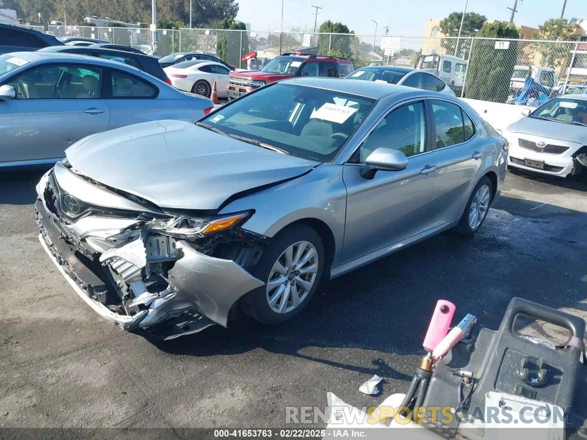 2 fotografías del automóvil dañado 4T1B11HK9KU782615 TOYOTA CAMRY 2019
