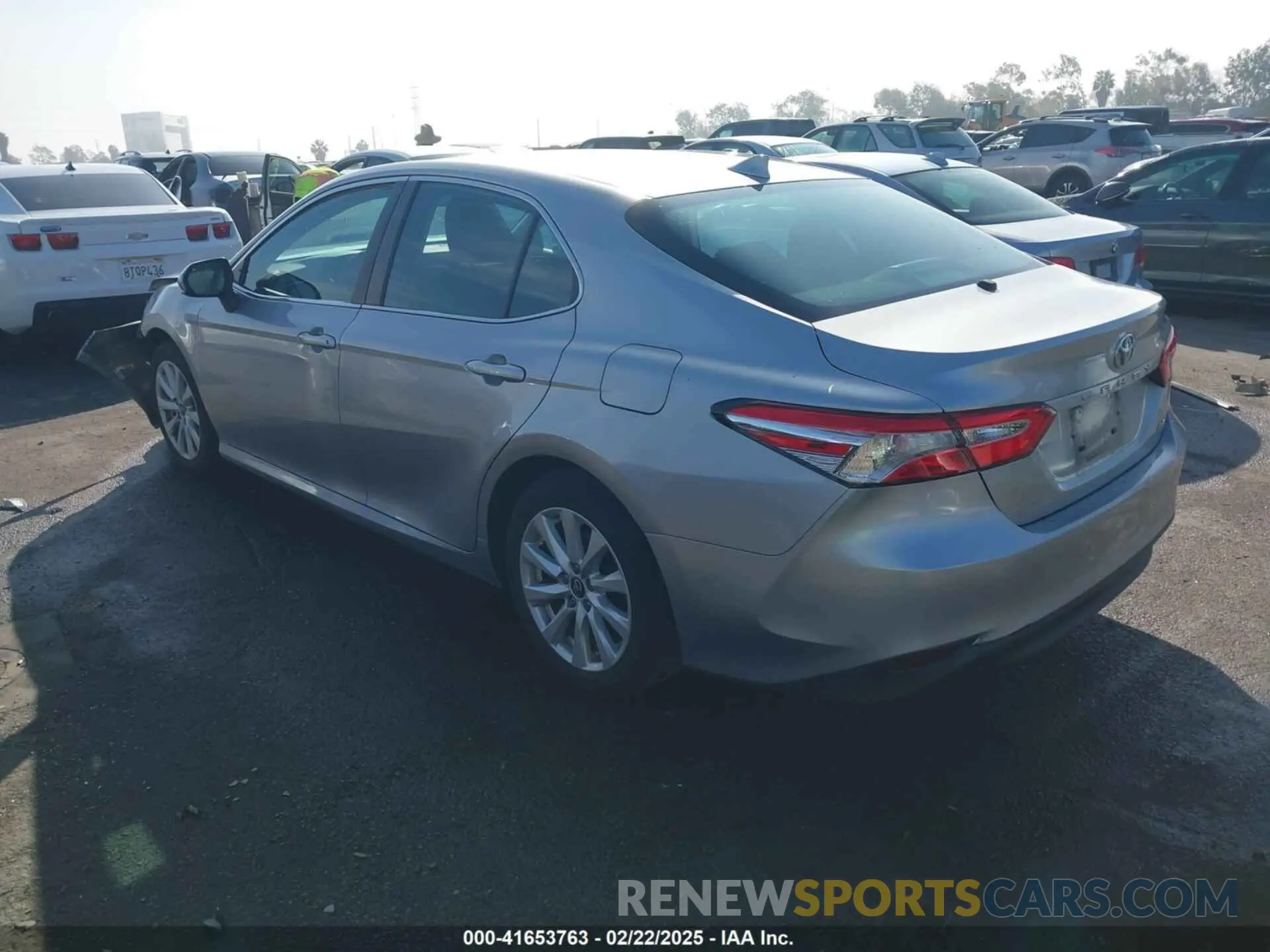 3 fotografías del automóvil dañado 4T1B11HK9KU782615 TOYOTA CAMRY 2019