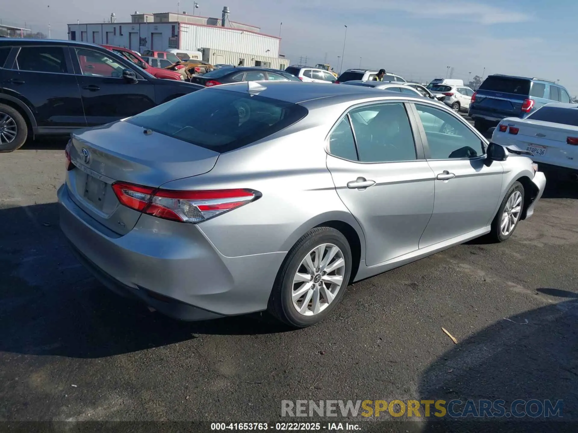 4 fotografías del automóvil dañado 4T1B11HK9KU782615 TOYOTA CAMRY 2019