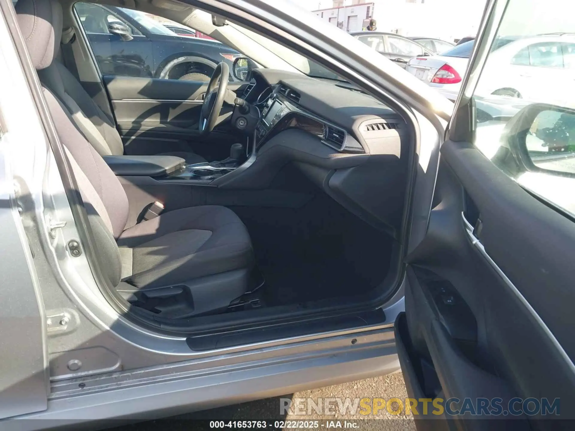 5 fotografías del automóvil dañado 4T1B11HK9KU782615 TOYOTA CAMRY 2019