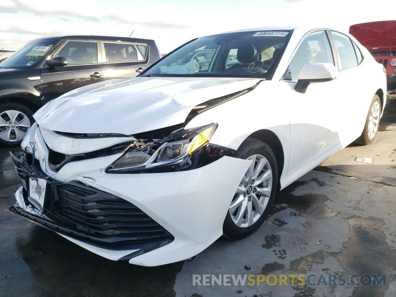 2 fotografías del automóvil dañado 4T1B11HK9KU793968 TOYOTA CAMRY 2019