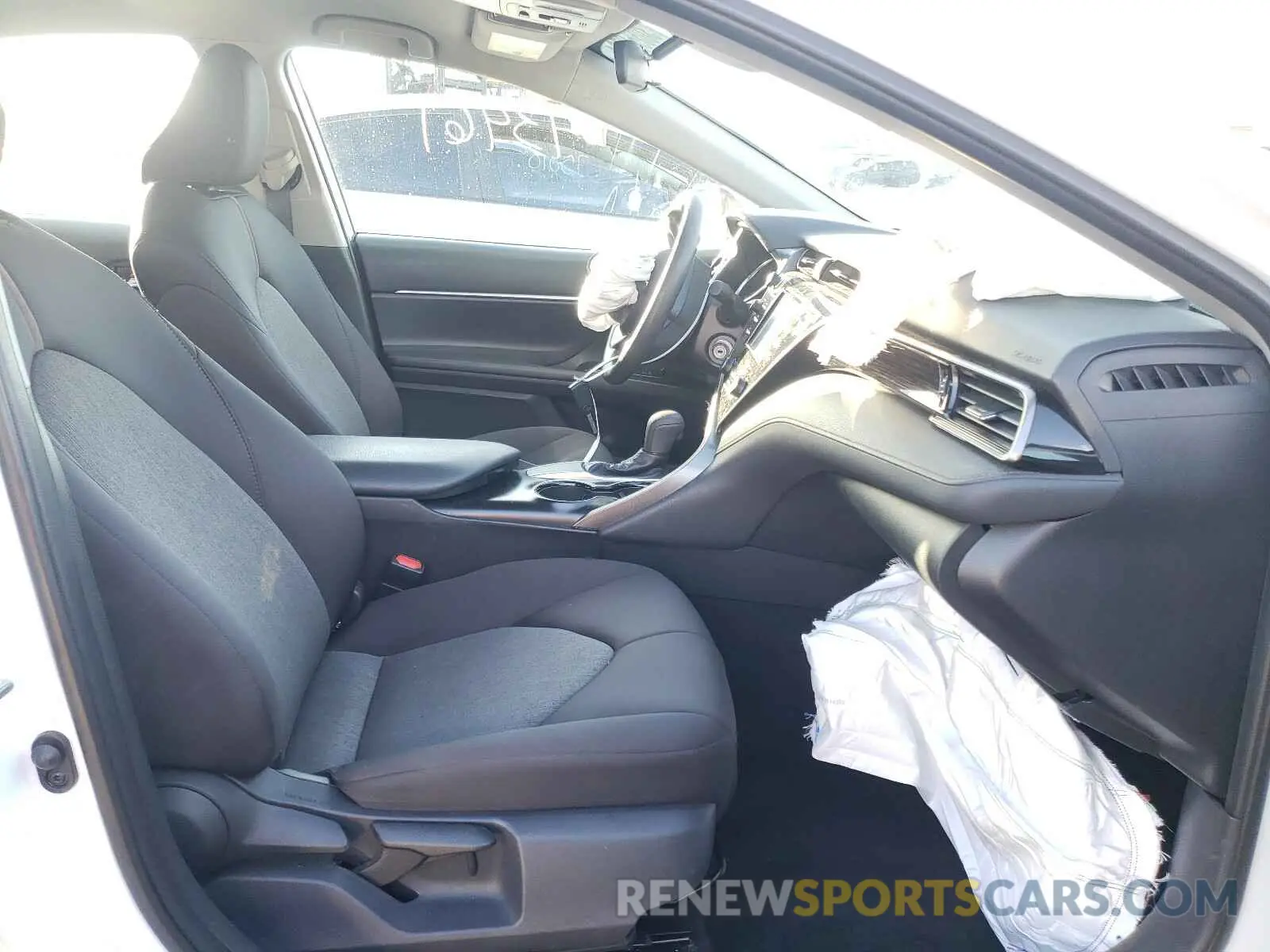 5 fotografías del automóvil dañado 4T1B11HK9KU793968 TOYOTA CAMRY 2019