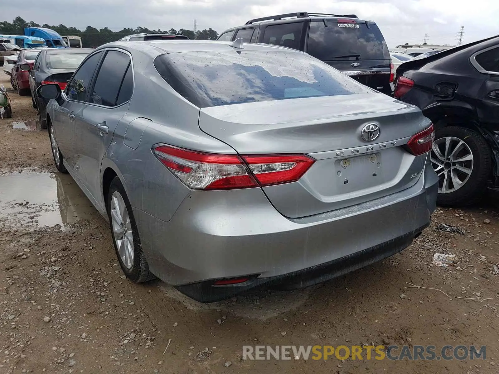 3 fotografías del automóvil dañado 4T1B11HK9KU796160 TOYOTA CAMRY 2019