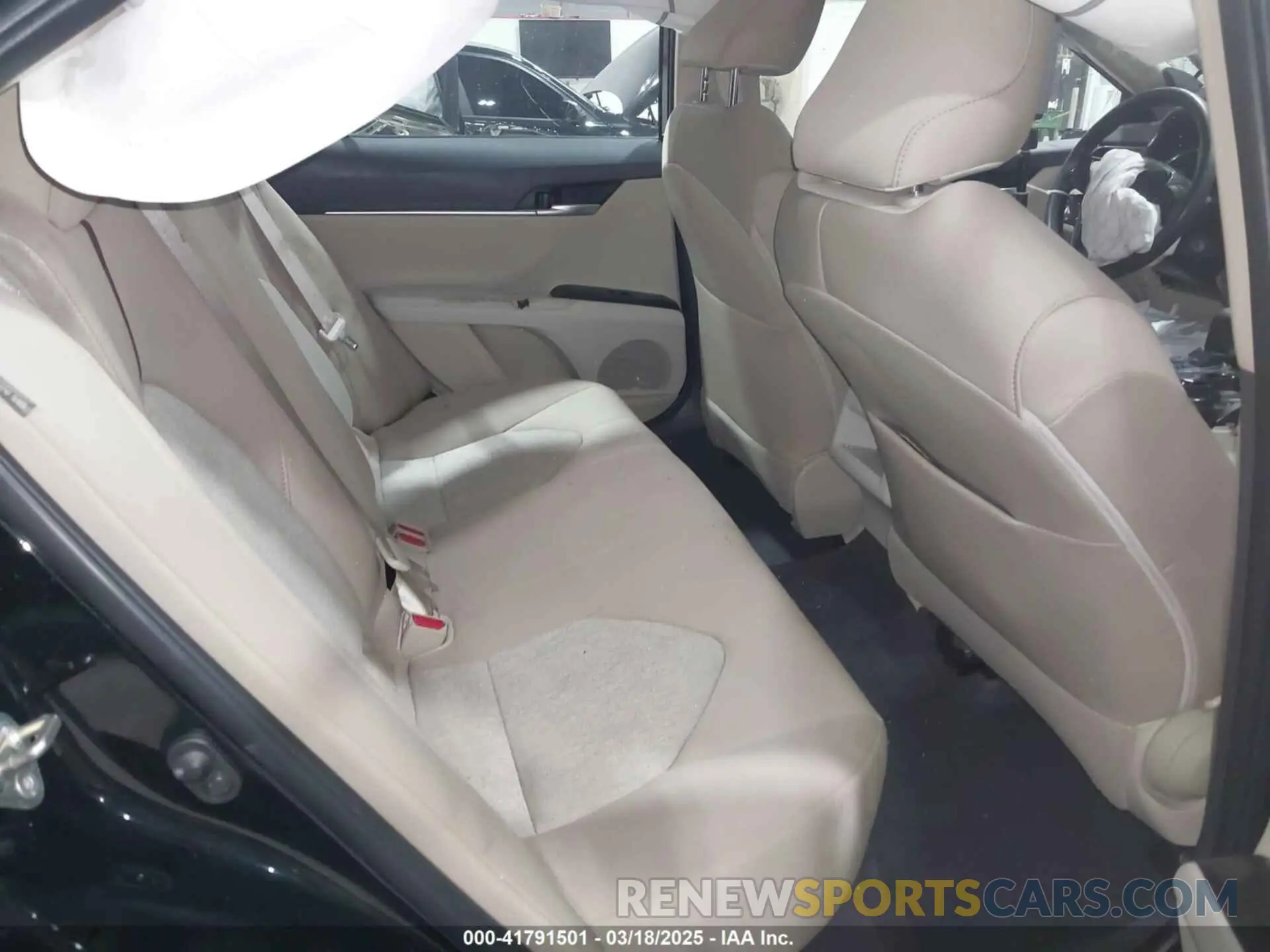 8 fotografías del automóvil dañado 4T1B11HK9KU799978 TOYOTA CAMRY 2019