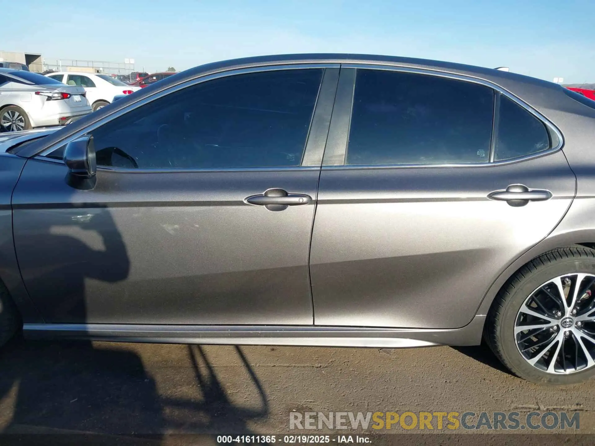 15 fotografías del automóvil dañado 4T1B11HK9KU801969 TOYOTA CAMRY 2019