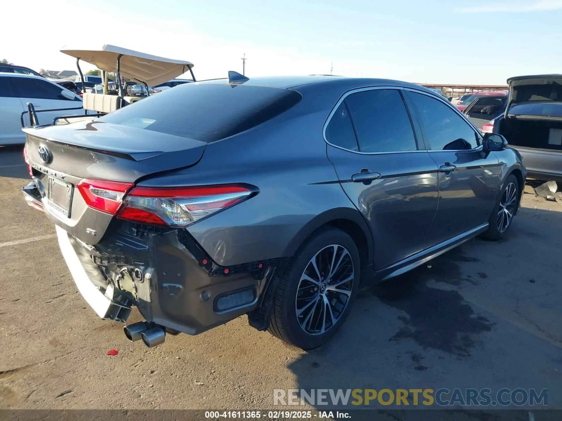 4 fotografías del automóvil dañado 4T1B11HK9KU801969 TOYOTA CAMRY 2019
