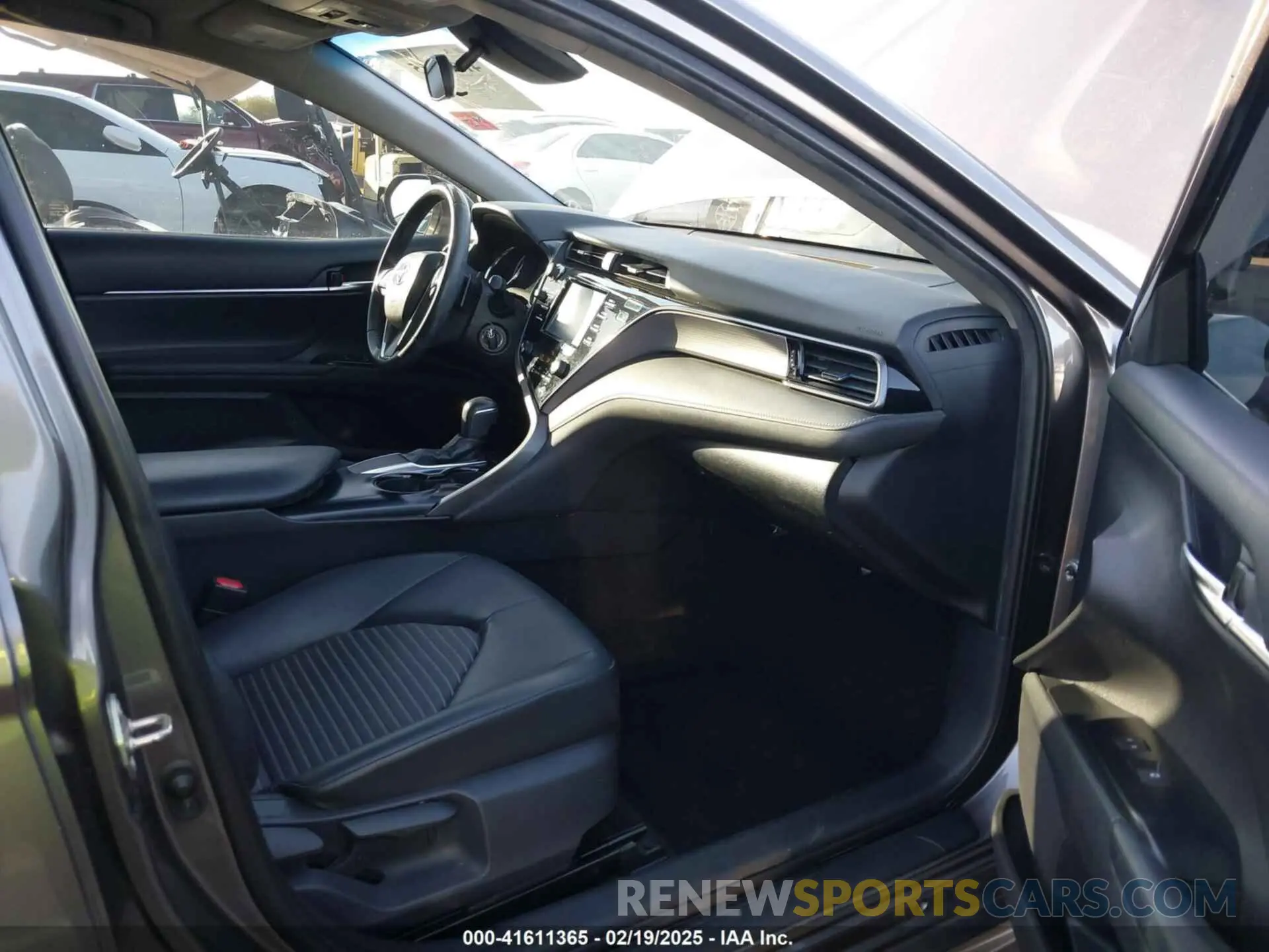 5 fotografías del automóvil dañado 4T1B11HK9KU801969 TOYOTA CAMRY 2019