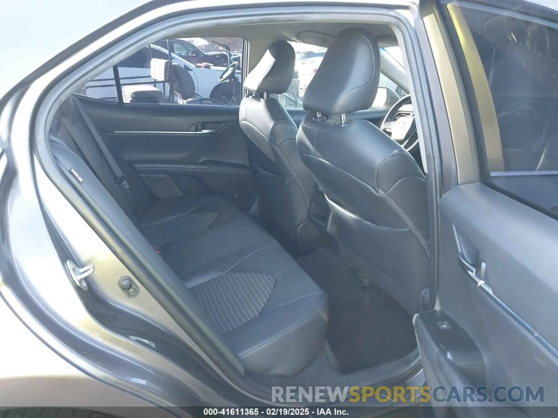 8 fotografías del automóvil dañado 4T1B11HK9KU801969 TOYOTA CAMRY 2019