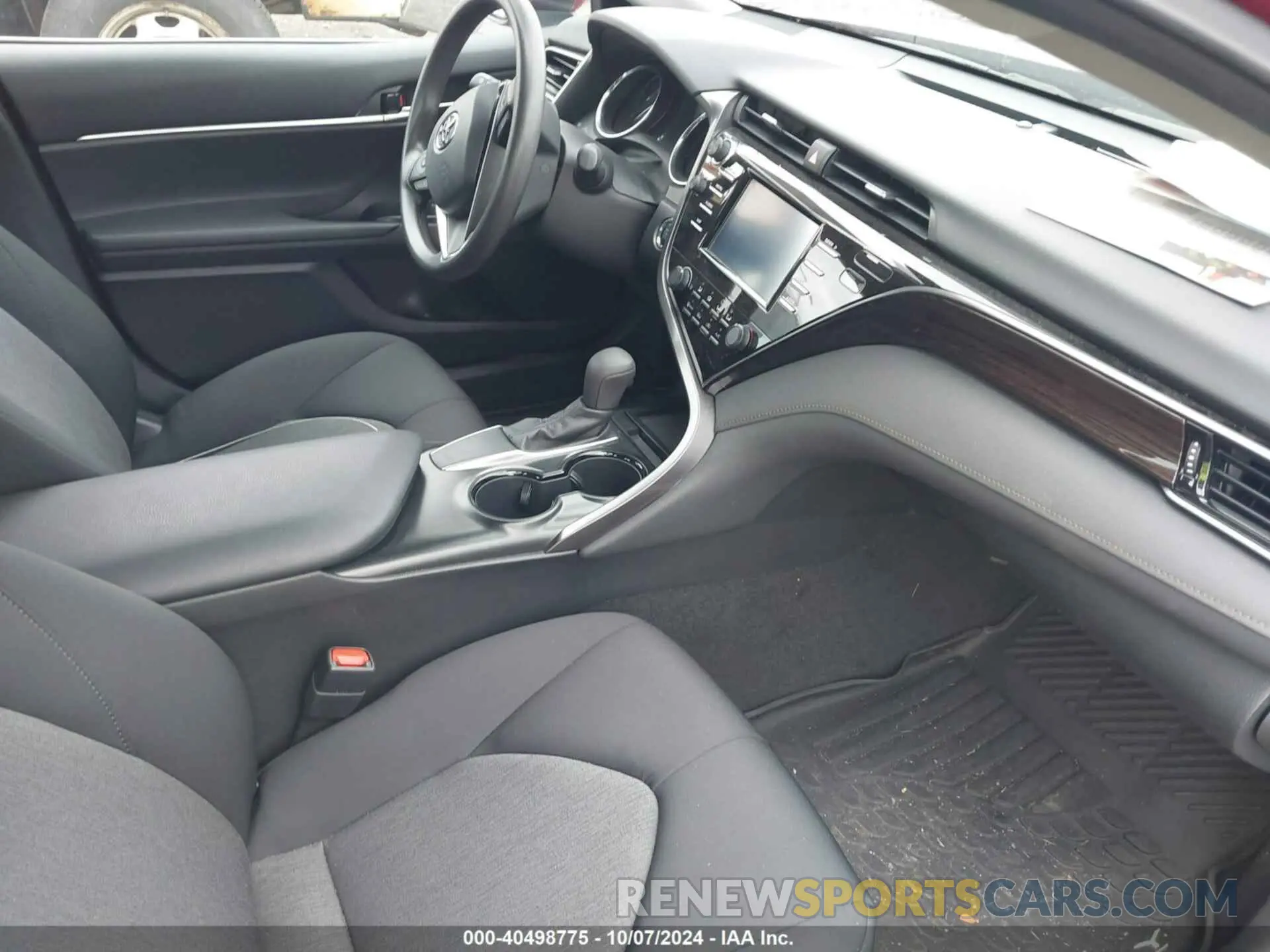 5 fotografías del automóvil dañado 4T1B11HK9KU808646 TOYOTA CAMRY 2019