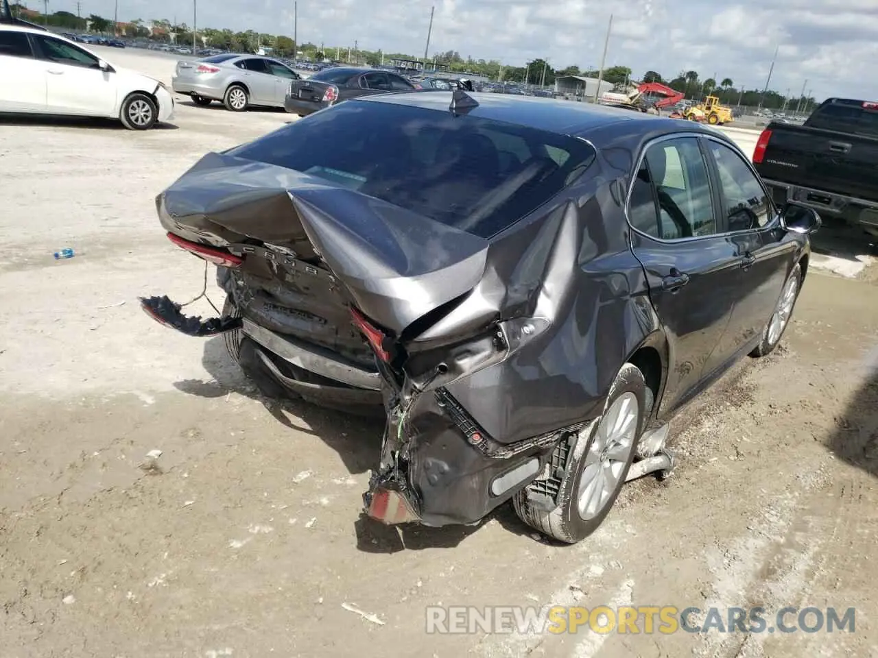 4 fotografías del automóvil dañado 4T1B11HK9KU812986 TOYOTA CAMRY 2019