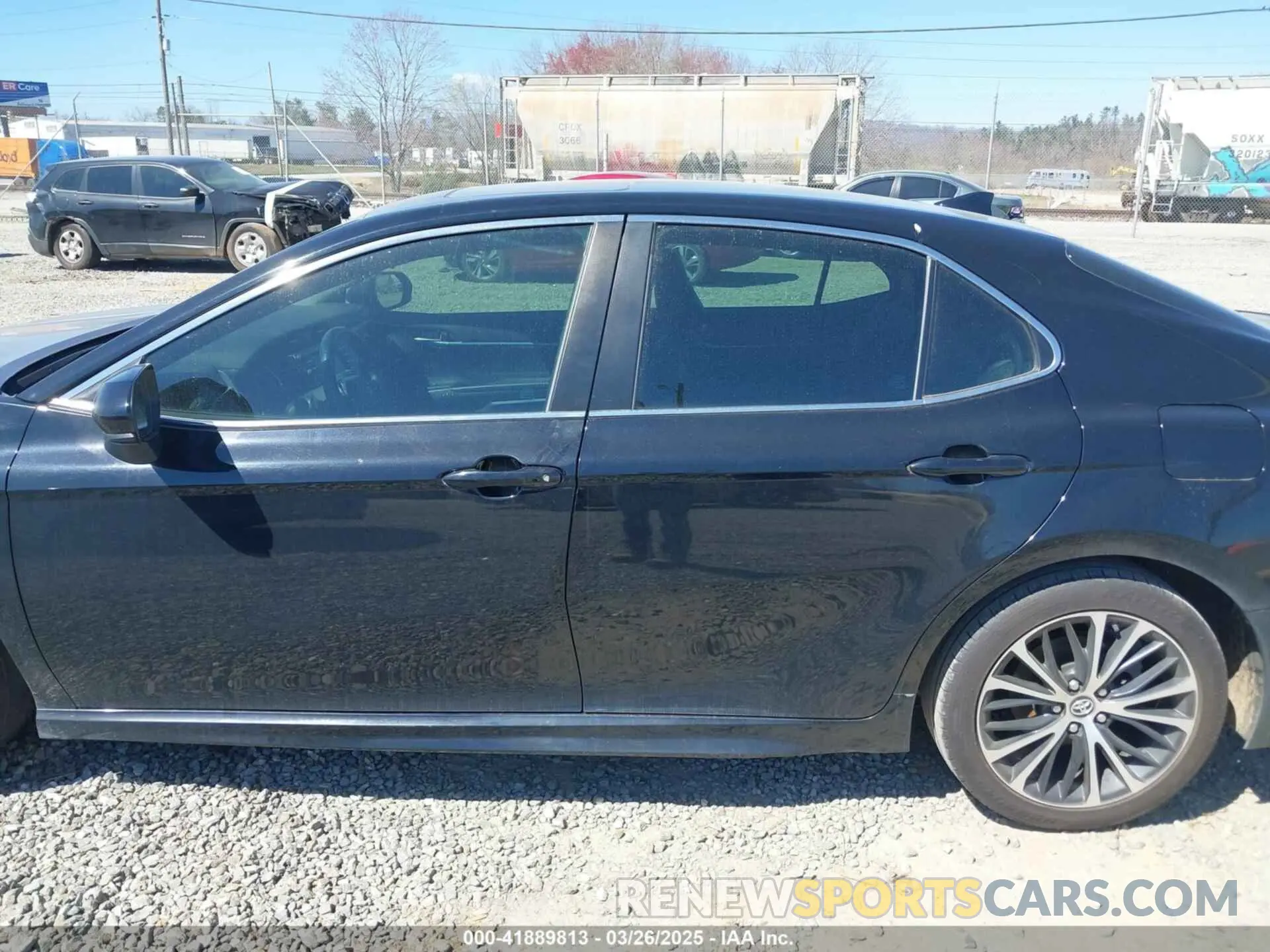 14 fotografías del automóvil dañado 4T1B11HK9KU814060 TOYOTA CAMRY 2019